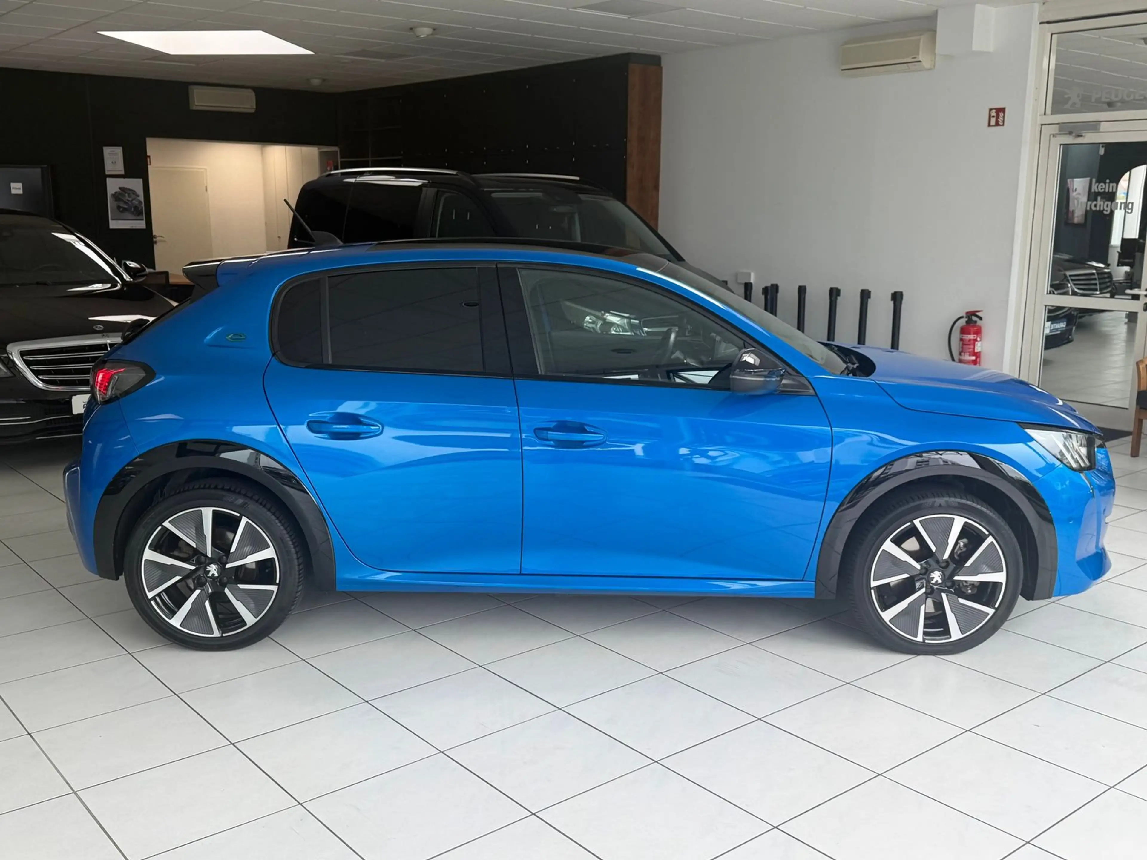 Peugeot 208 e-208 1.HAND GT PANO LED PDC SHZ KAMERA 93,9% — photo 4