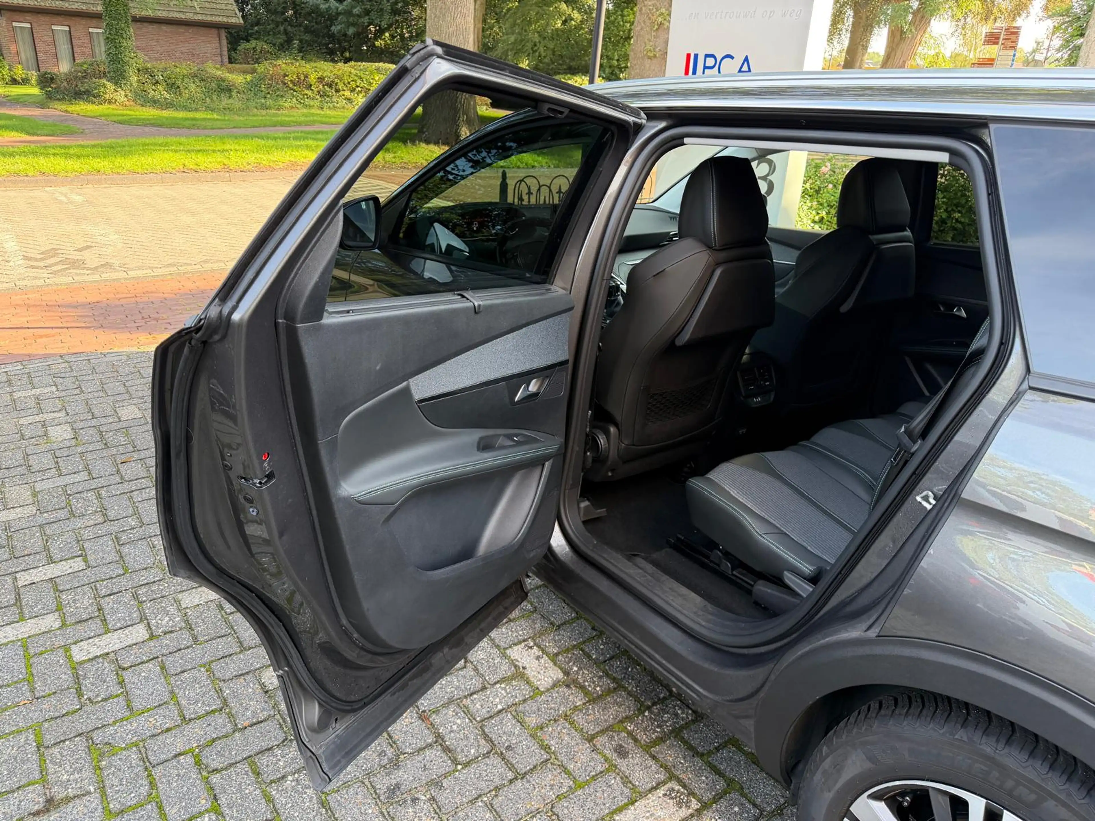 Peugeot 5008 1.2 PureTech Blue Lease Allure — photo 44