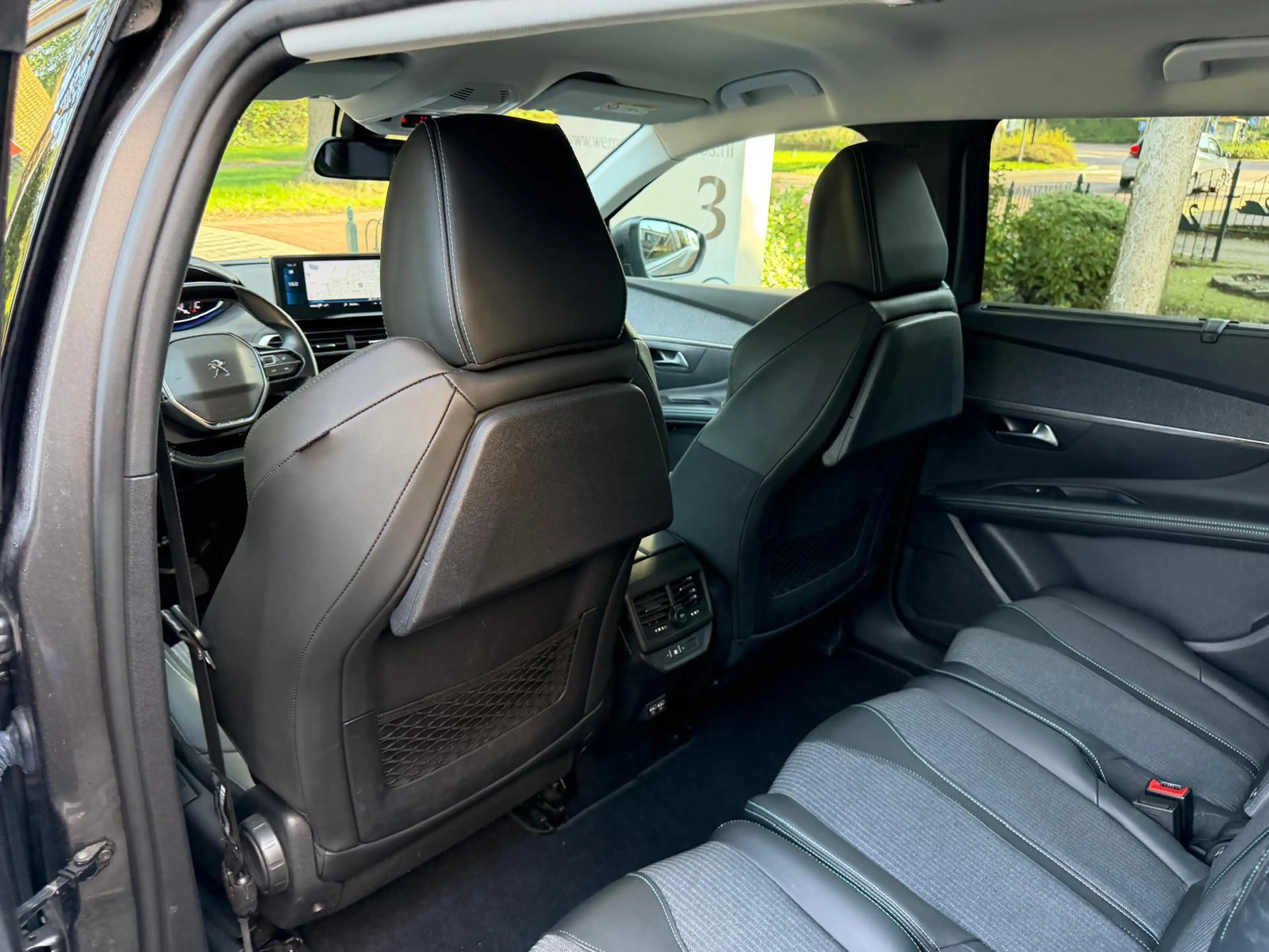 Peugeot 5008 1.2 PureTech Blue Lease Allure — photo 46