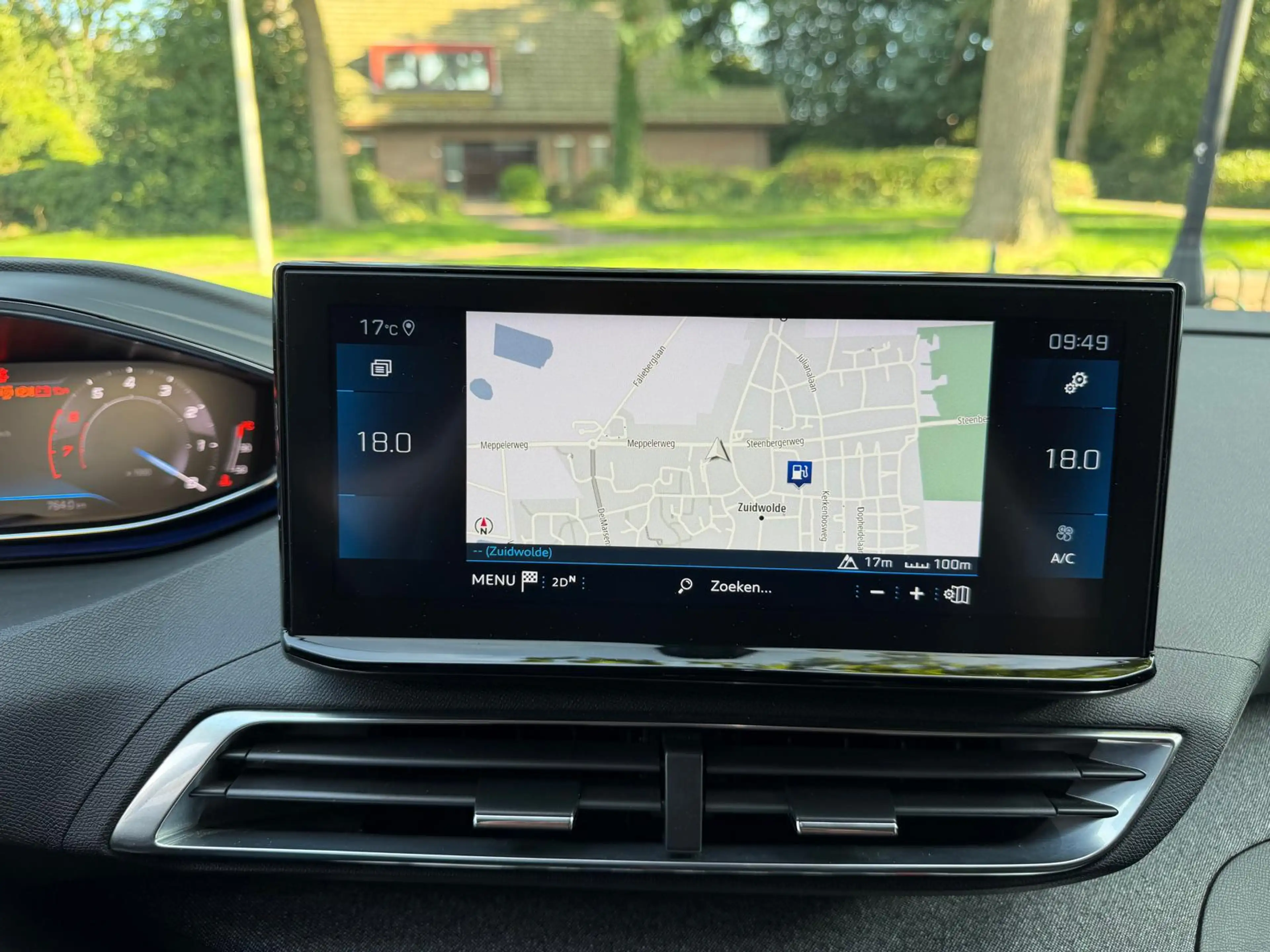 Peugeot 5008 1.2 PureTech Blue Lease Allure — photo 35