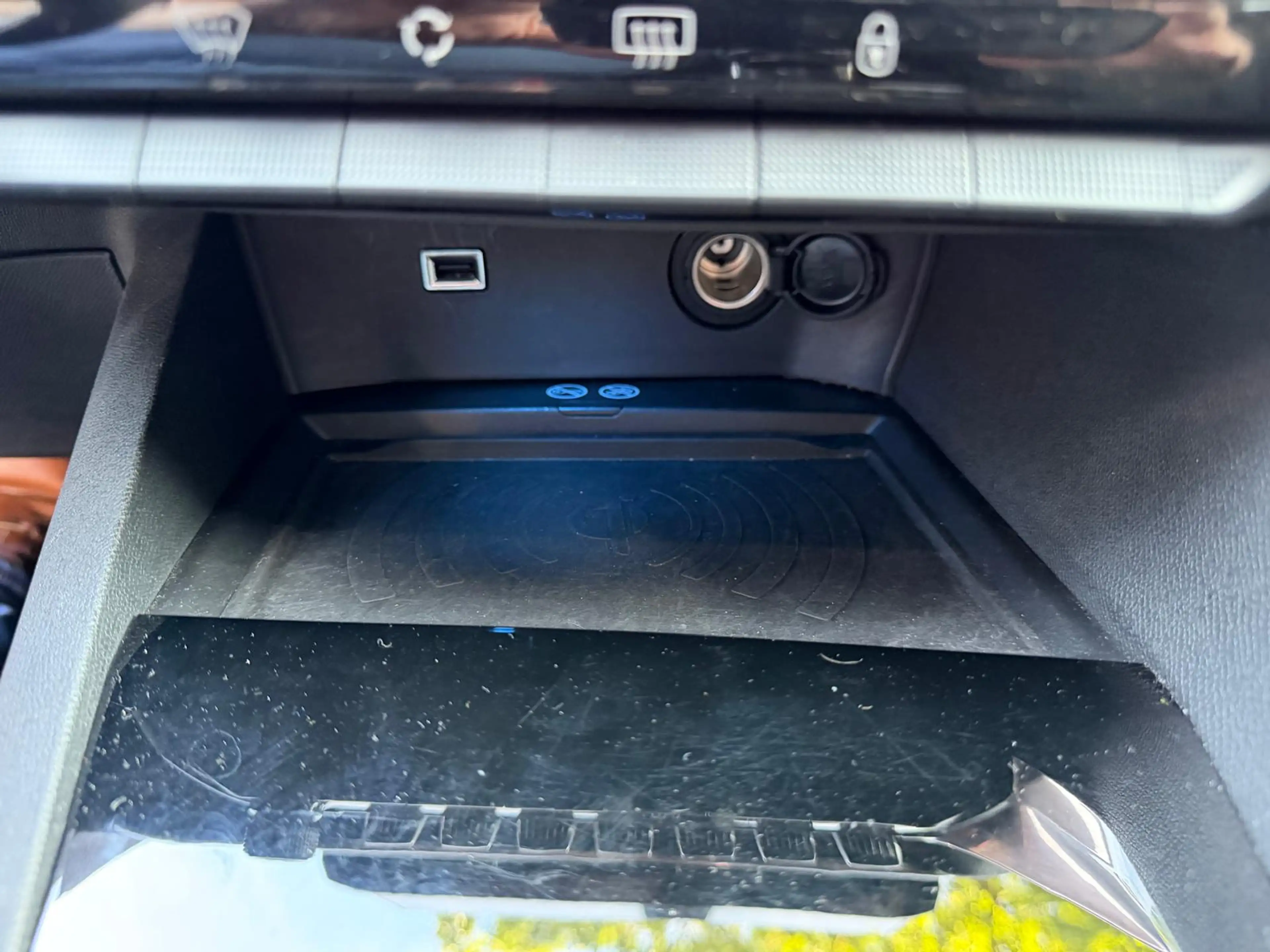 Peugeot 5008 1.2 PureTech Blue Lease Allure — photo 39