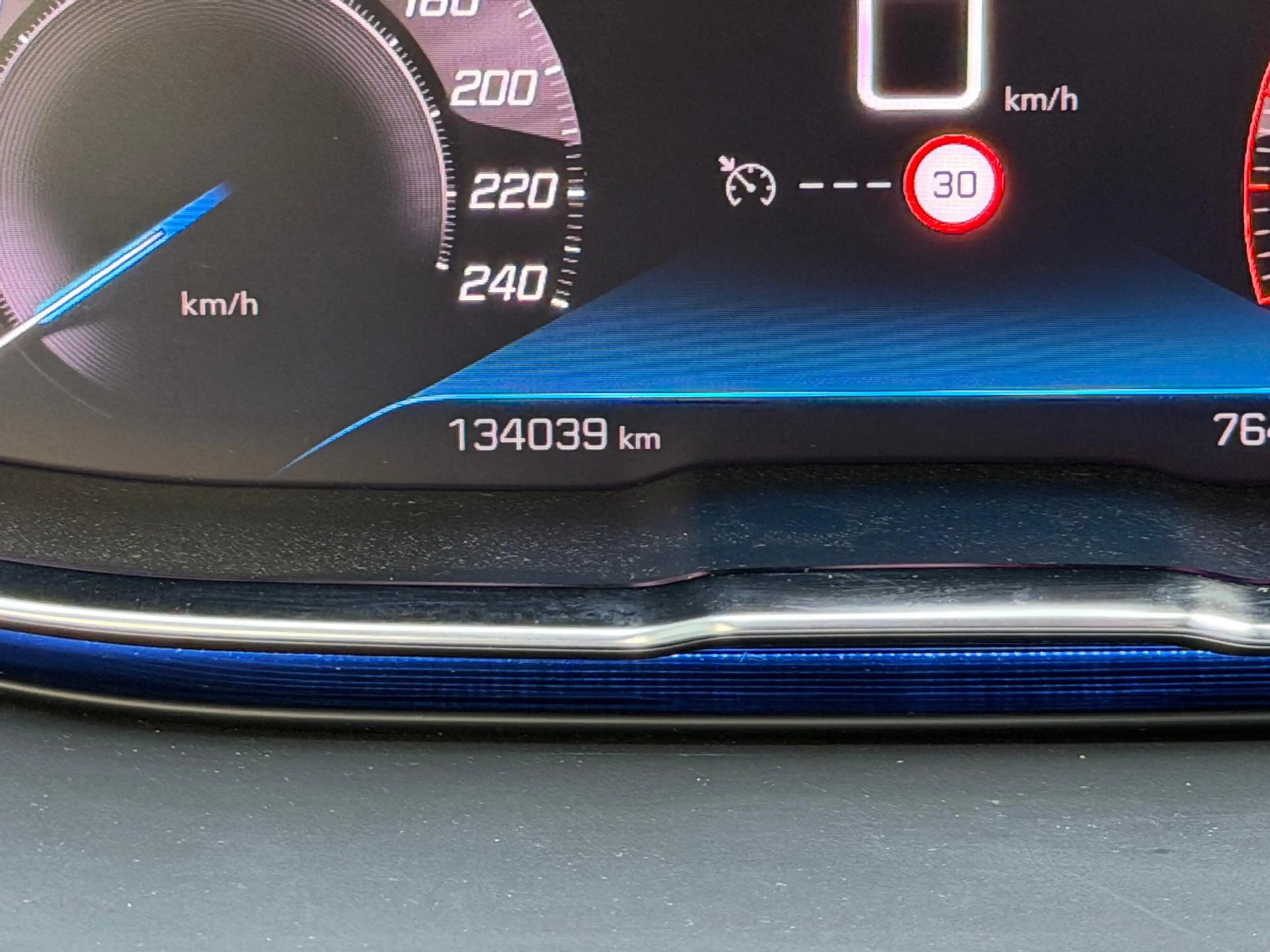 Peugeot 5008 1.2 PureTech Blue Lease Allure — photo 30
