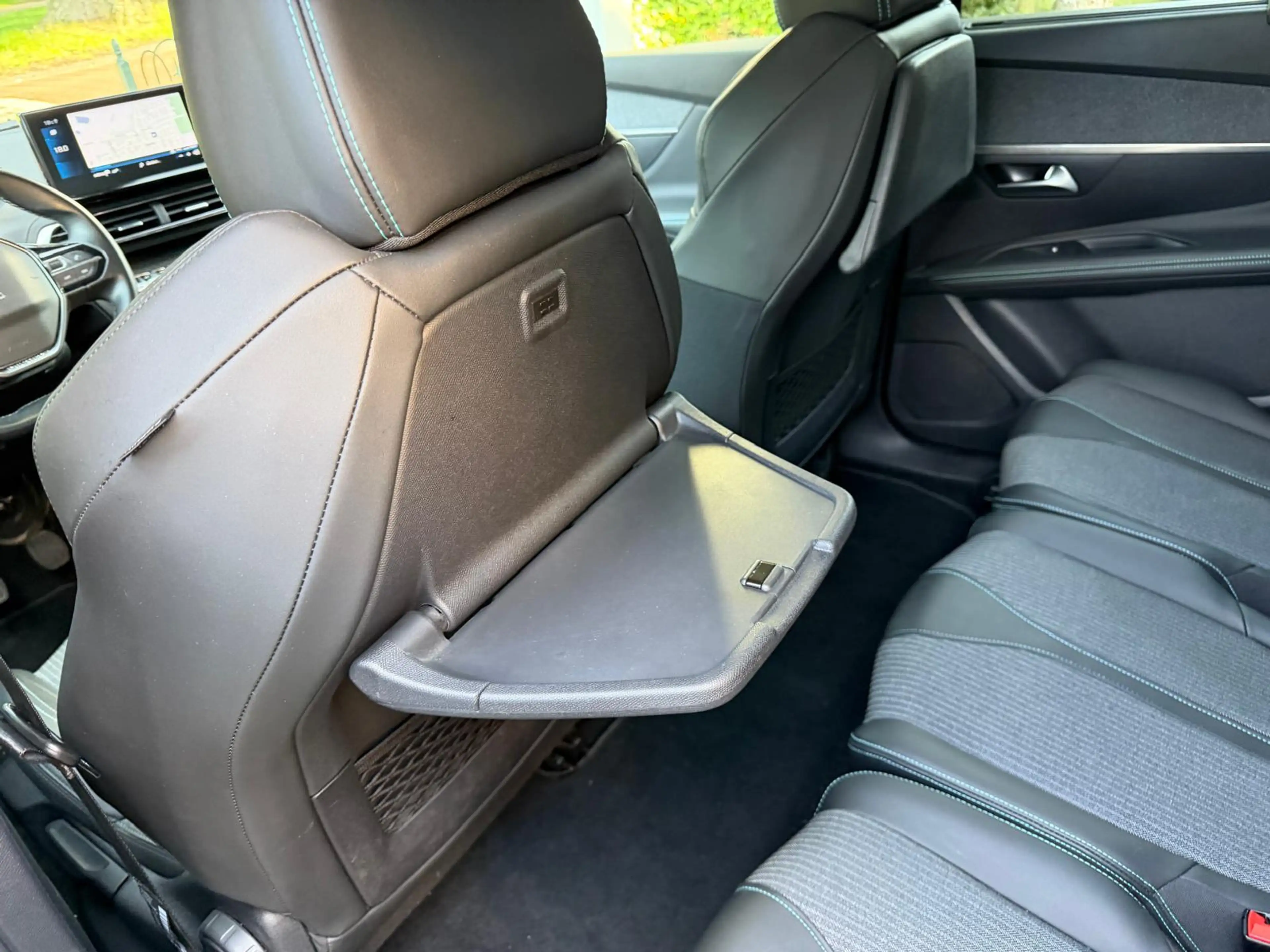 Peugeot 5008 1.2 PureTech Blue Lease Allure — photo 48