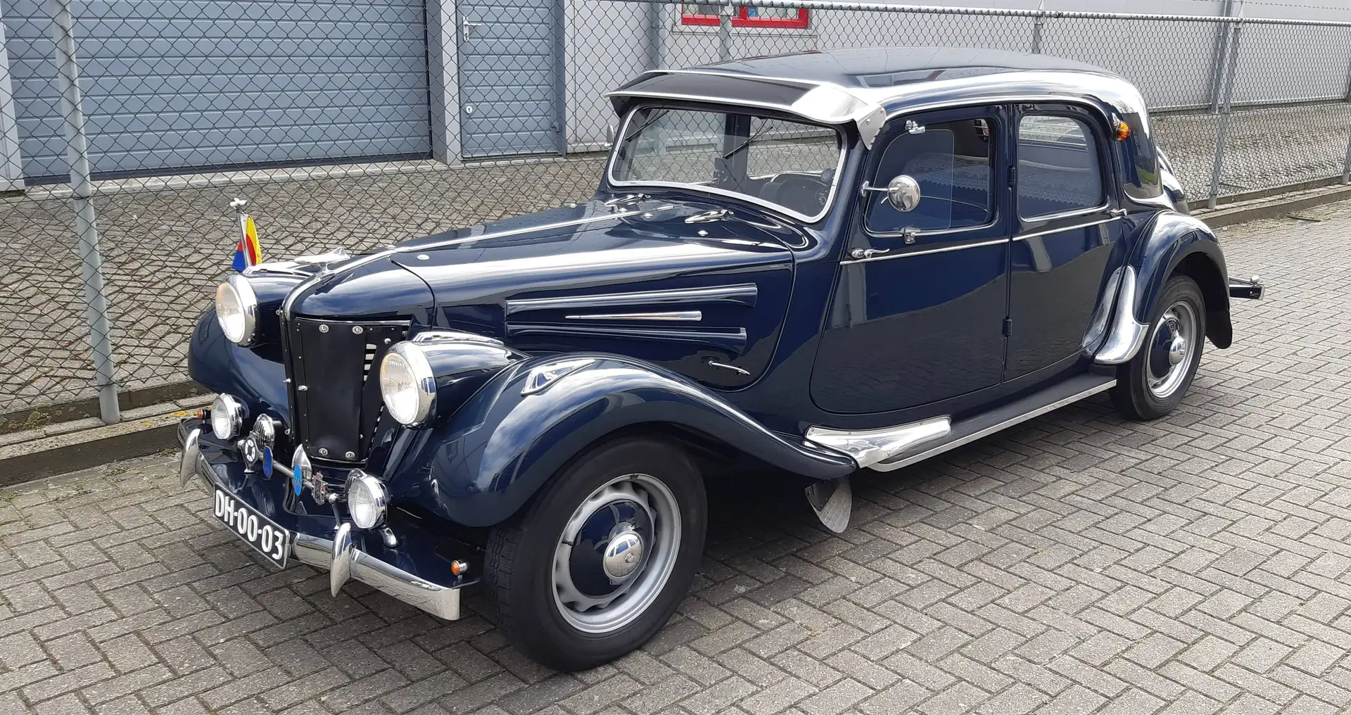 Oldtimer Citroen Traction BN Blau - 2