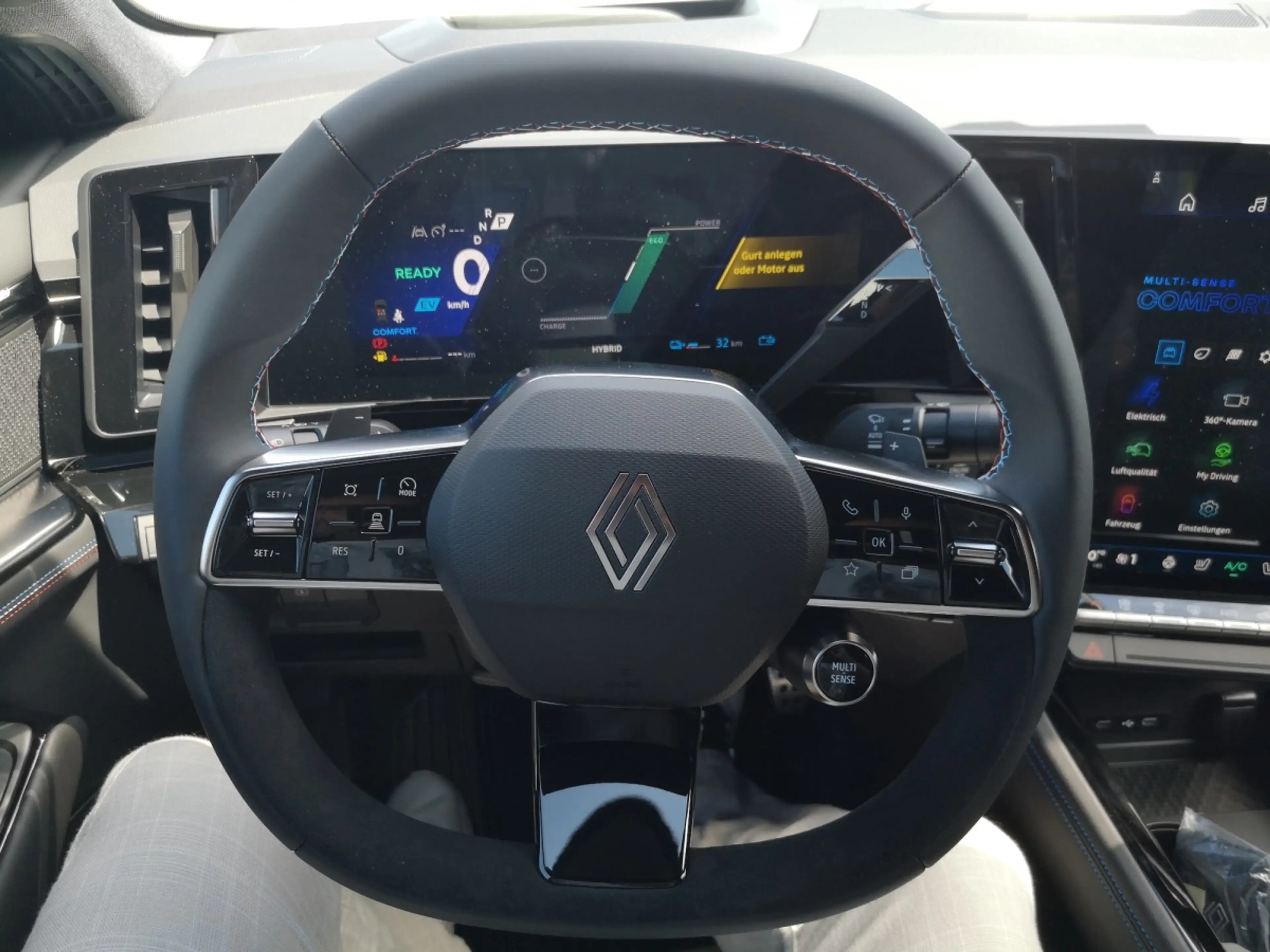Renault Rafale Esprit Alpine Hyper Hybrid E-Tech 4x4 300 — photo 13
