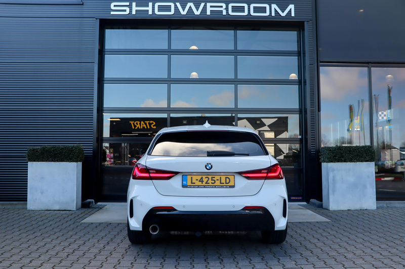 BMW 118 1-serie 118i Executive M-Sport, Sfeerverlichting, — photo 6