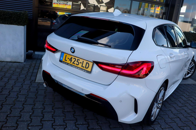 BMW 118 1-serie 118i Executive M-Sport, Sfeerverlichting, — photo 10