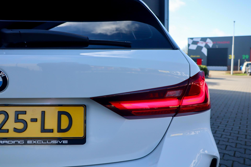 BMW 118 1-serie 118i Executive M-Sport, Sfeerverlichting, — photo 12