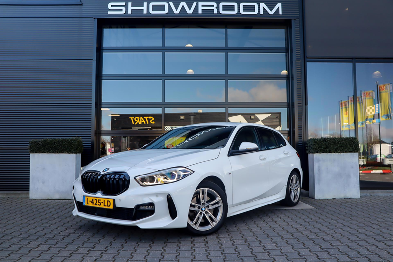 BMW 118 1-serie 118i Executive M-Sport, Sfeerverlichting, — photo 2