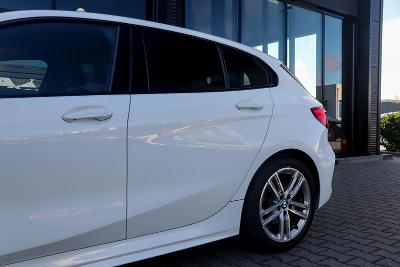 BMW 118 1-serie 118i Executive M-Sport, Sfeerverlichting, — photo 5