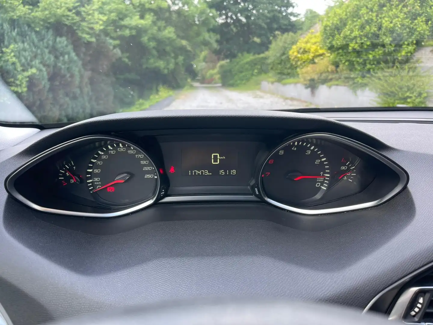 Peugeot 308 1.2  essence - 2