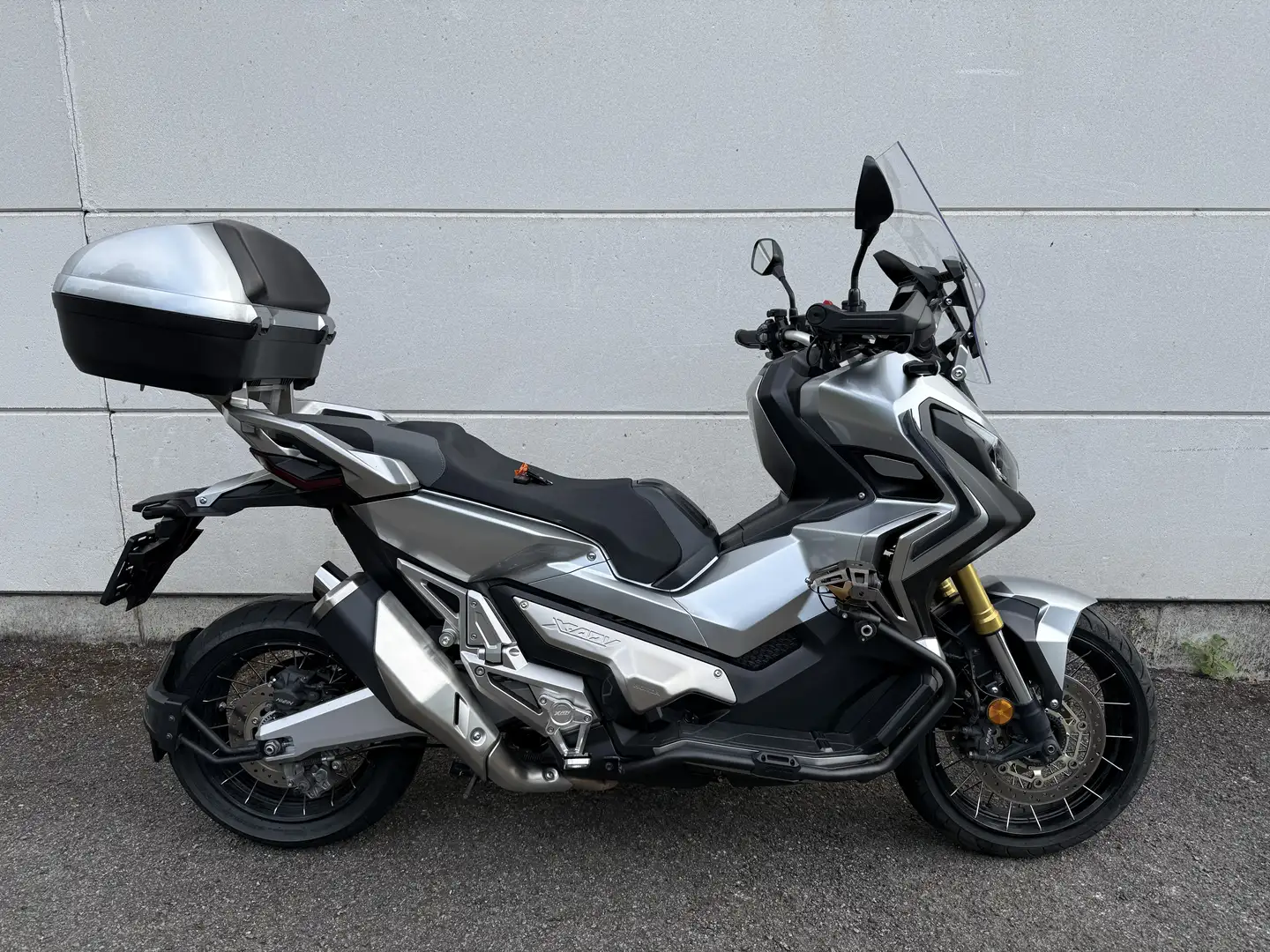 Honda X-ADV 750 Zilver - 2