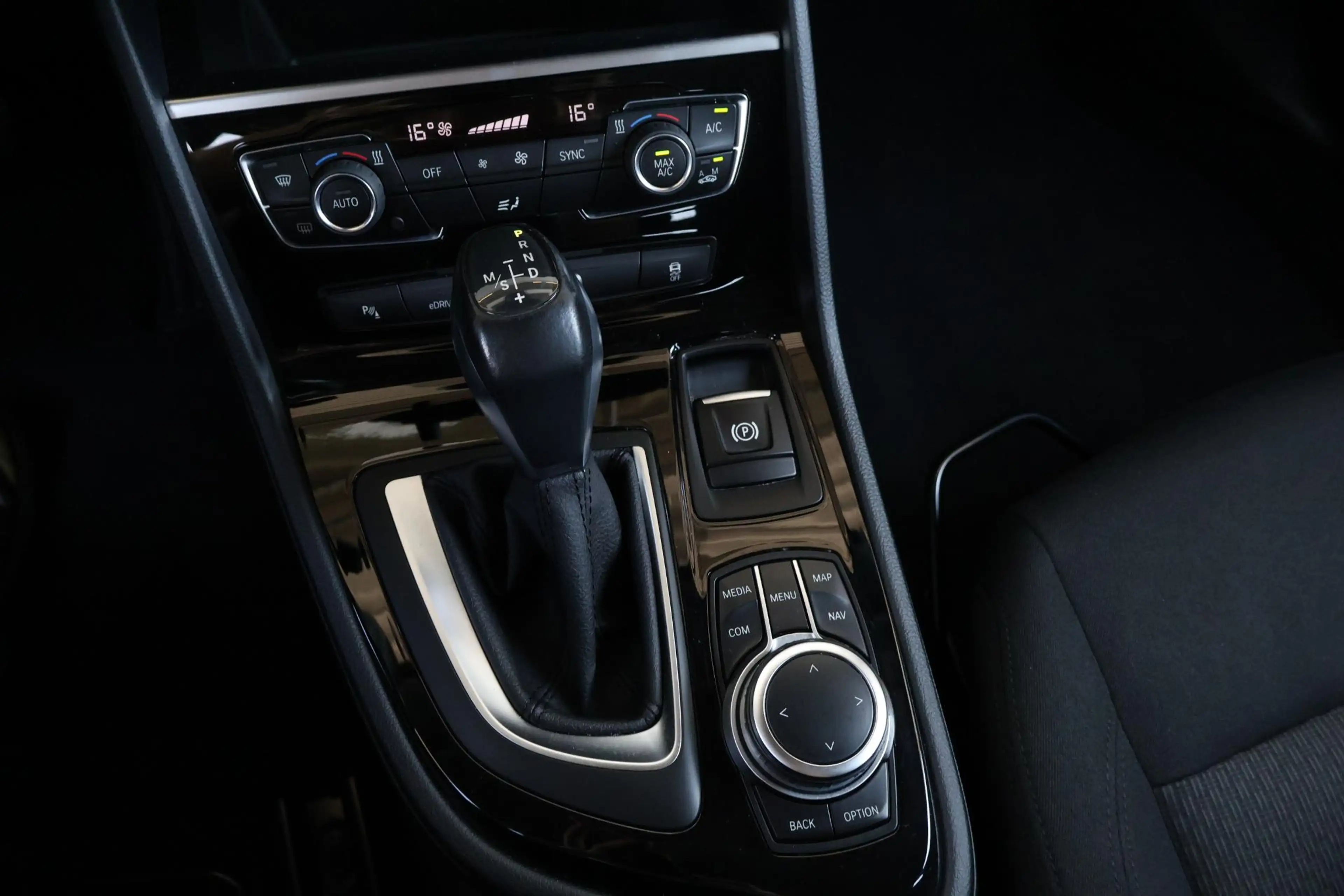 BMW 225 2-serie Active Tourer 225xe iPerformance Executive — photo 15