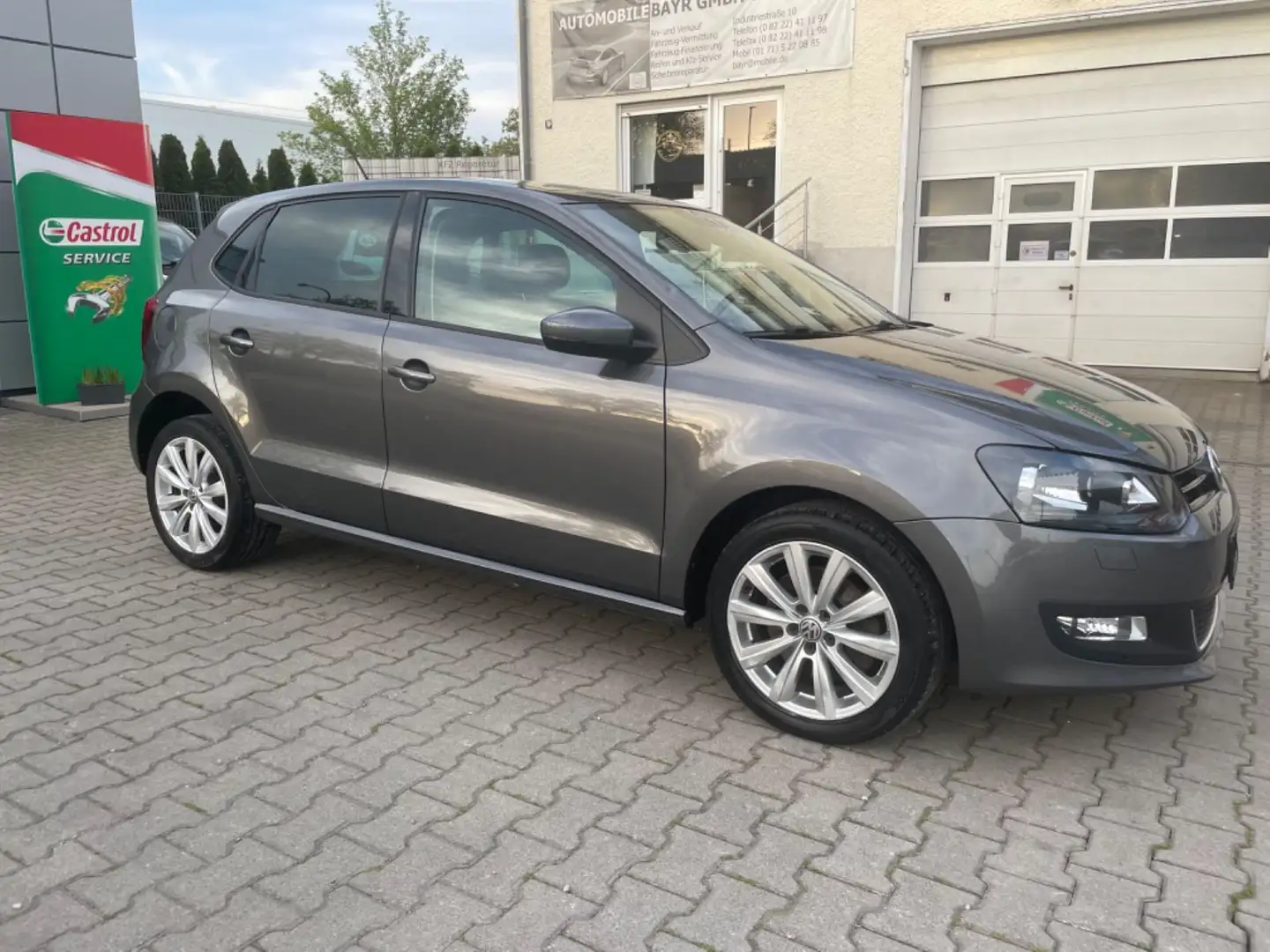 Volkswagen Polo V Life 4-Türig Panoramadach Grau - 2