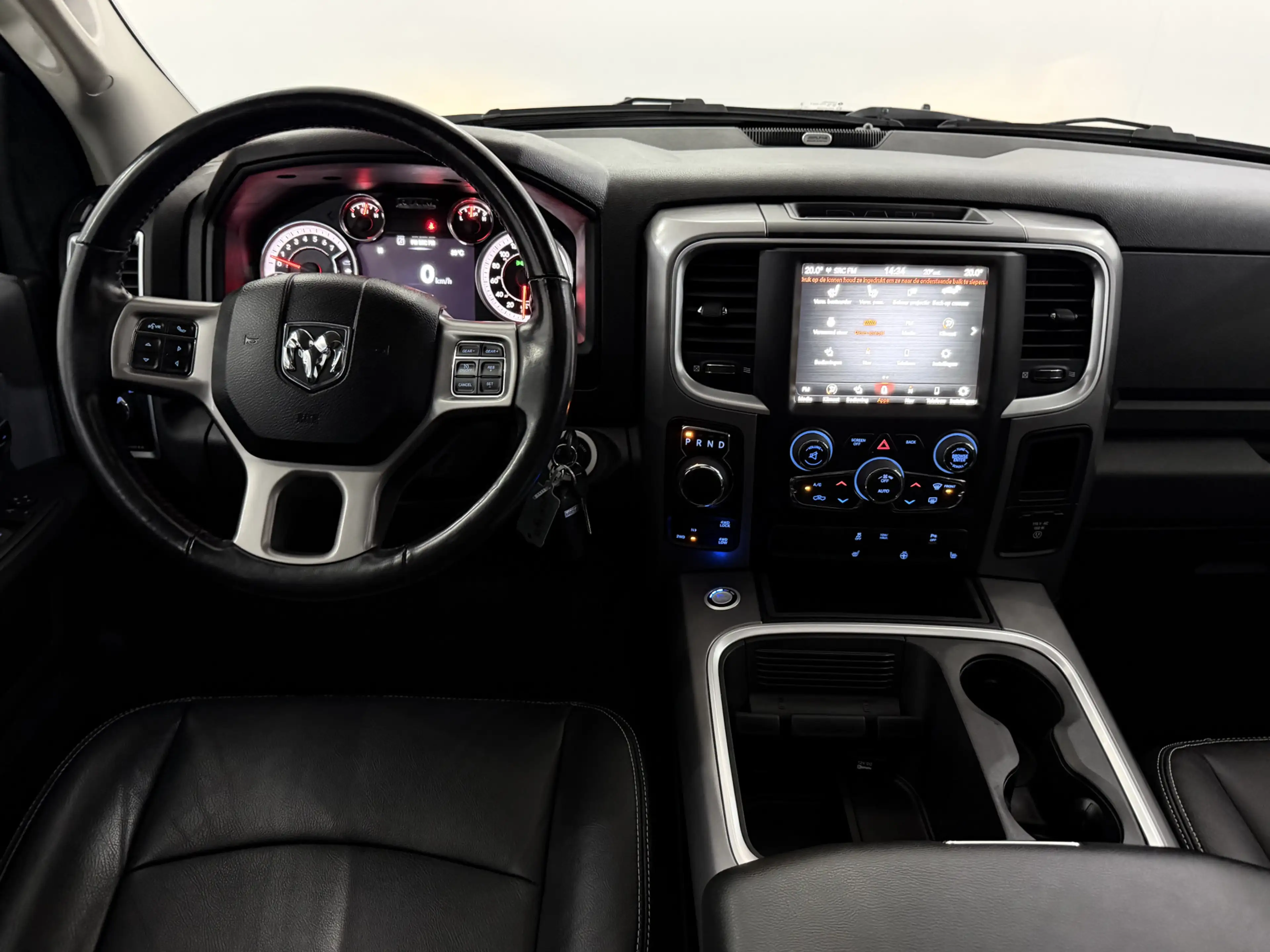 Dodge RAM 1500 5.7 V8 4x4 Crew Cab Big Horn Schuifdak, Leder — photo 10