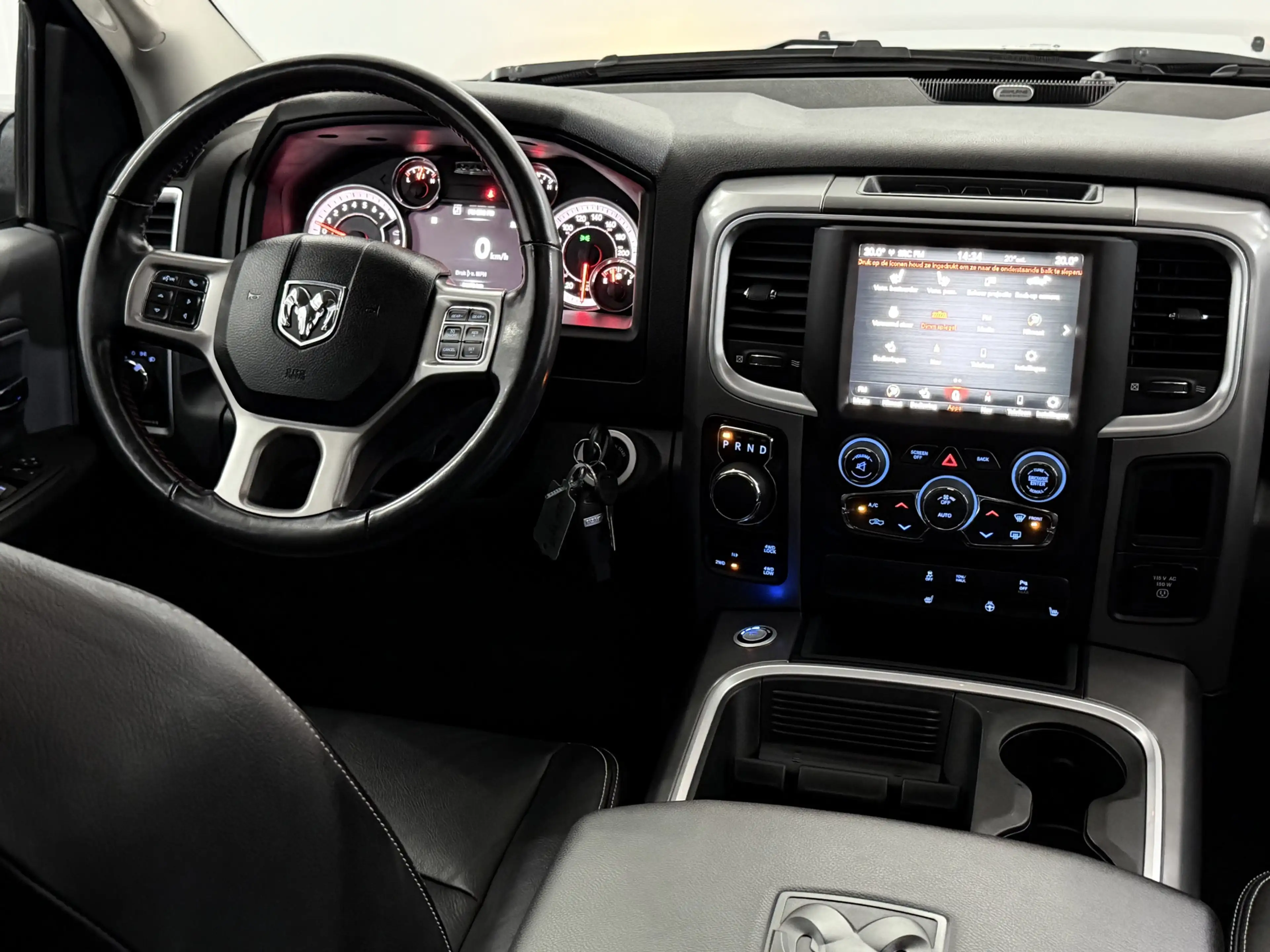 Dodge RAM 1500 5.7 V8 4x4 Crew Cab Big Horn Schuifdak, Leder — photo 13