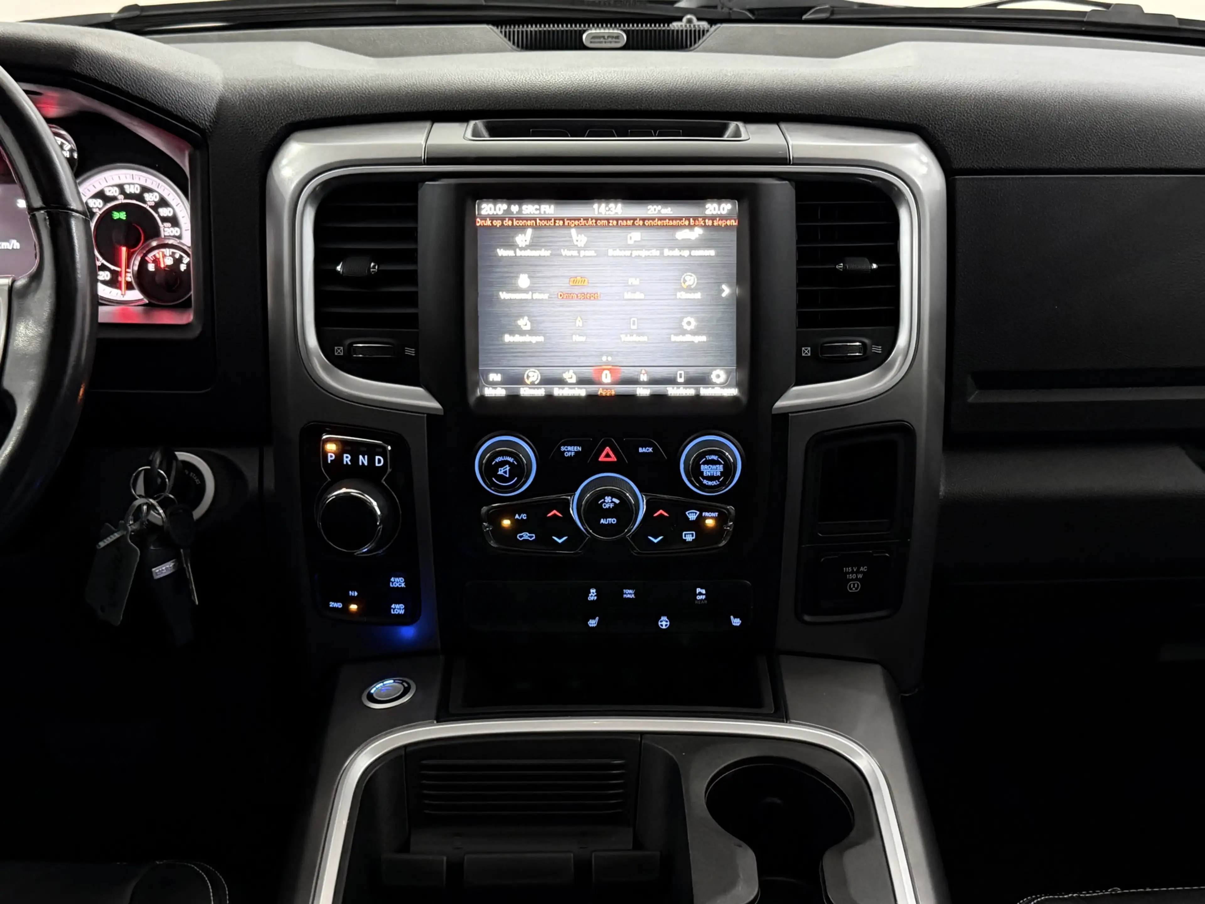Dodge RAM 1500 5.7 V8 4x4 Crew Cab Big Horn Schuifdak, Leder — photo 11