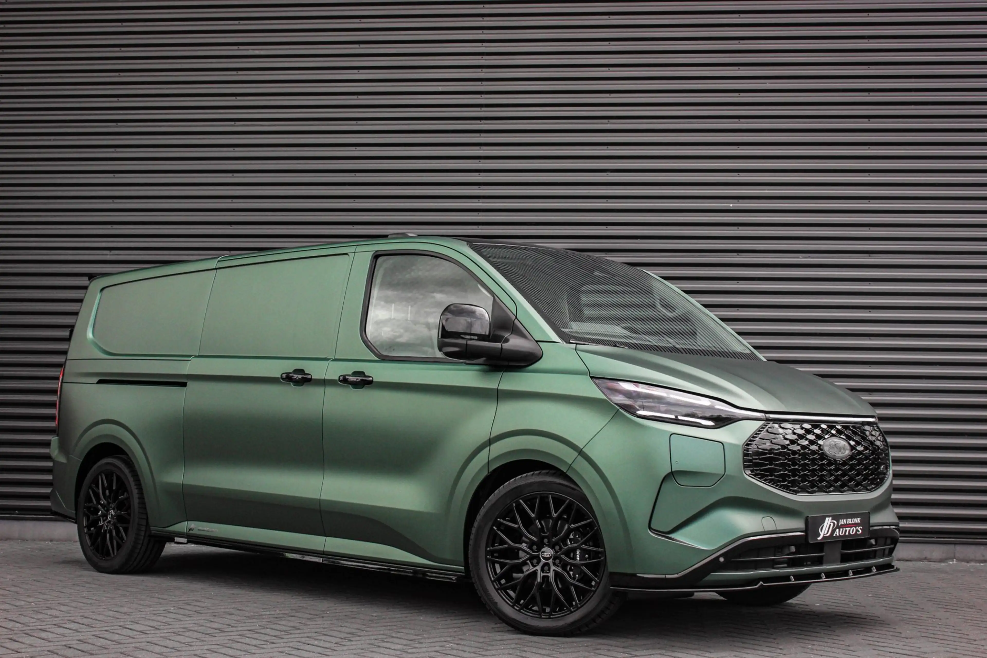Ford E-Transit Cust. 340 L2H1 Limited 71 kWh 218PK / JB- EDITON / — photo 2