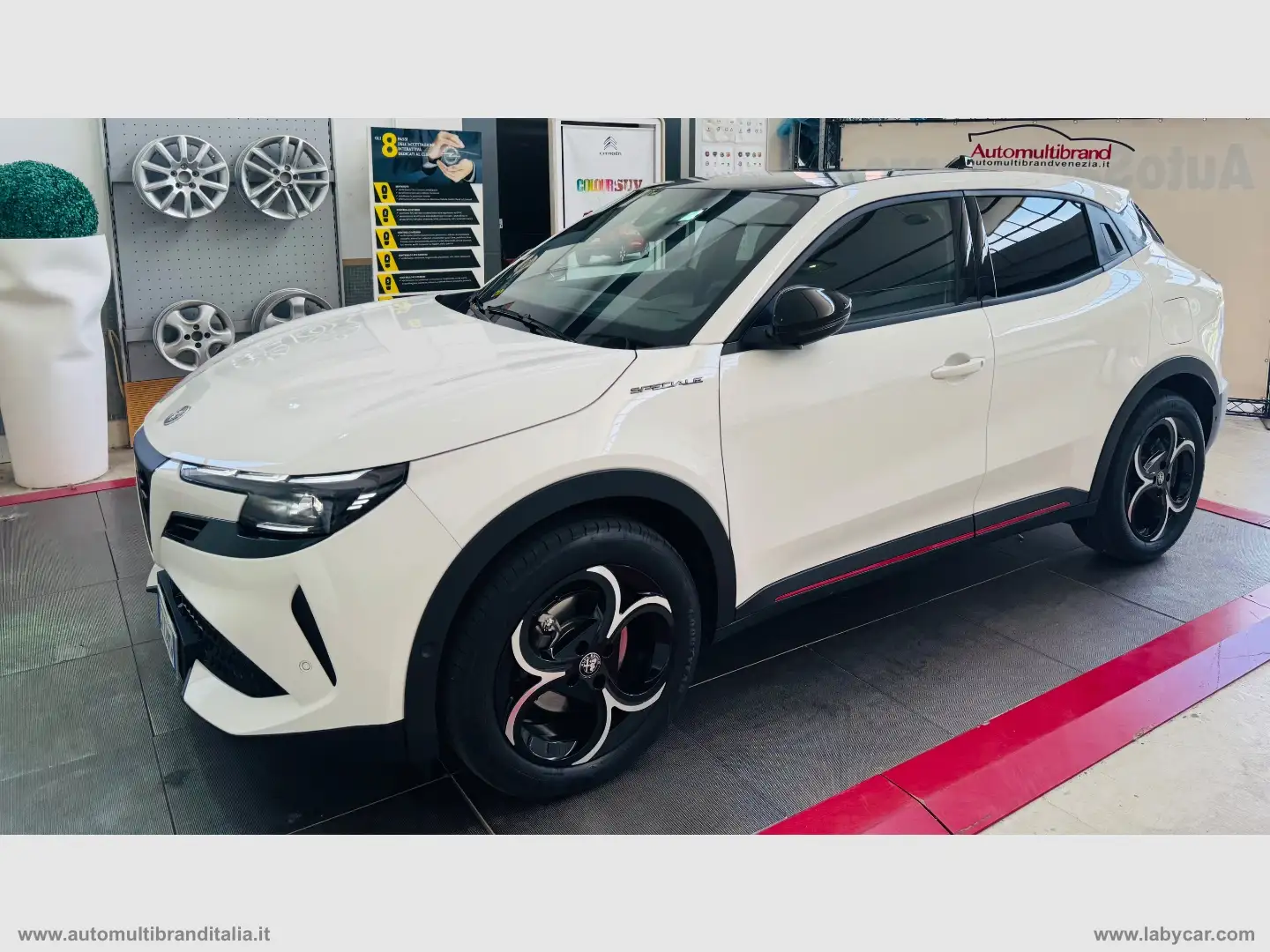 Alfa Romeo Junior 1.2 136 CV Hybrid eDCT6 Speciale Bianco - 1