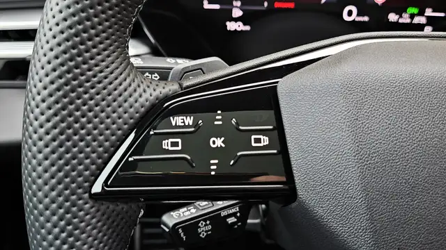 Audi A6 2.0 TDI 3 x S-Line*PANO*NP: 85.000,00*AKH Vorb. Ansicht 29