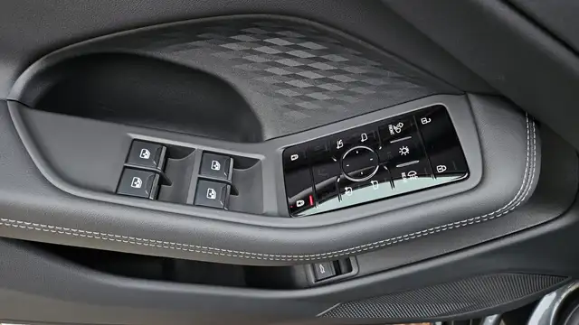 Audi A6 2.0 TDI 3 x S-Line*PANO*NP: 85.000,00*AKH Vorb. Ansicht 34