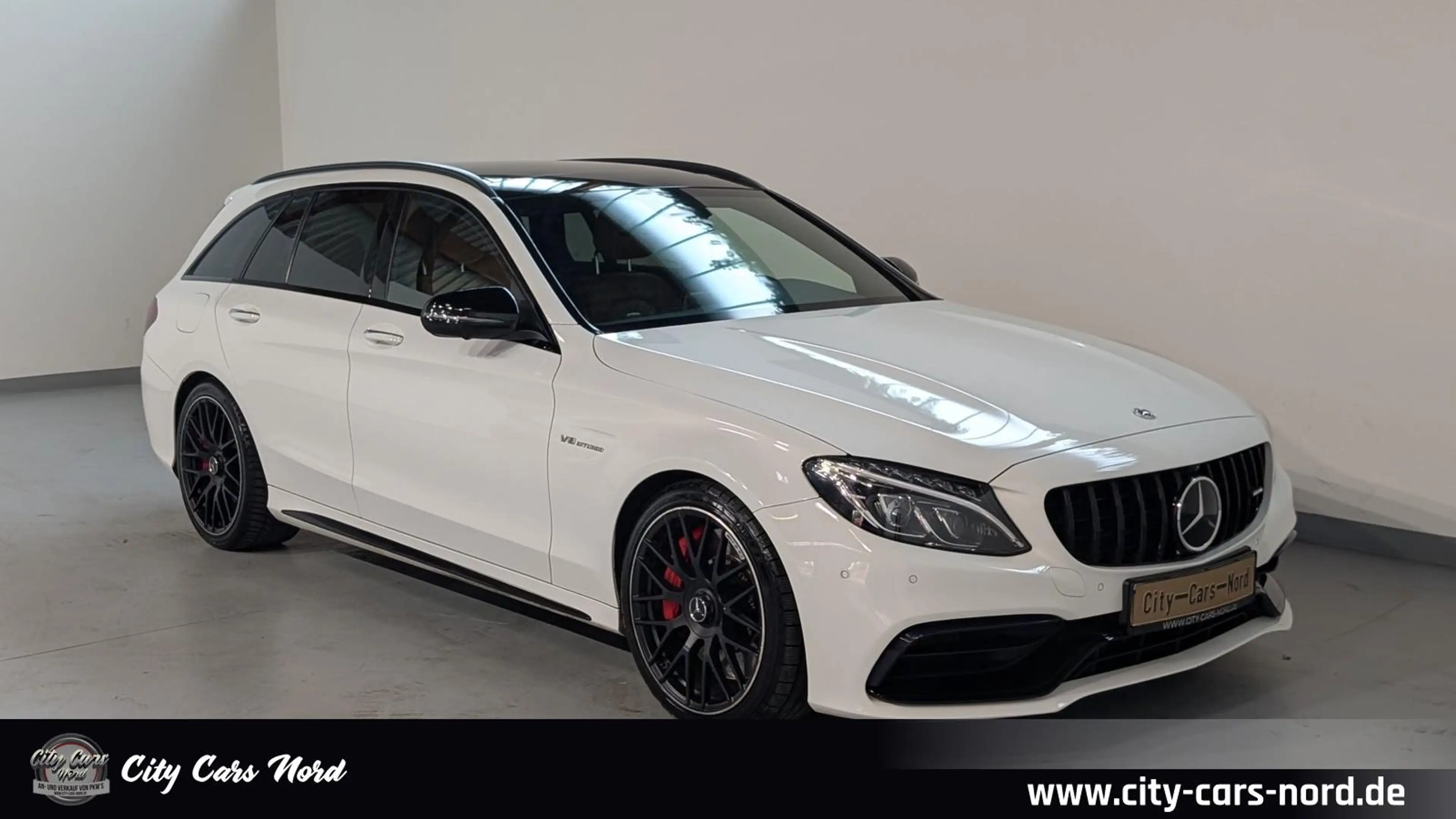 Mercedes-Benz C 63 AMG S BURMESTER+PANORMA+360°+CARBON+DESIGNO — photo 7