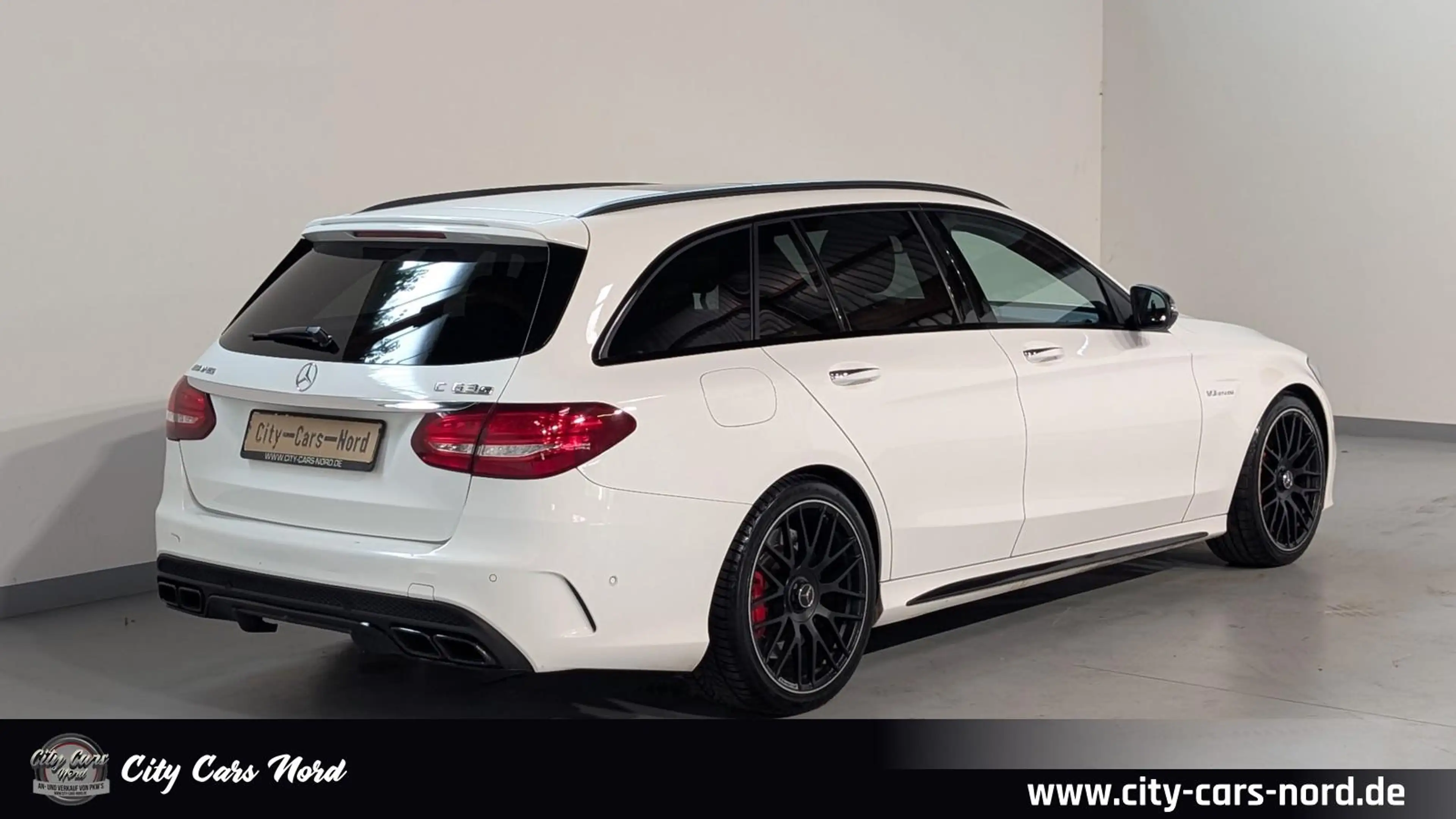 Mercedes-Benz C 63 AMG S BURMESTER+PANORMA+360°+CARBON+DESIGNO — photo 5