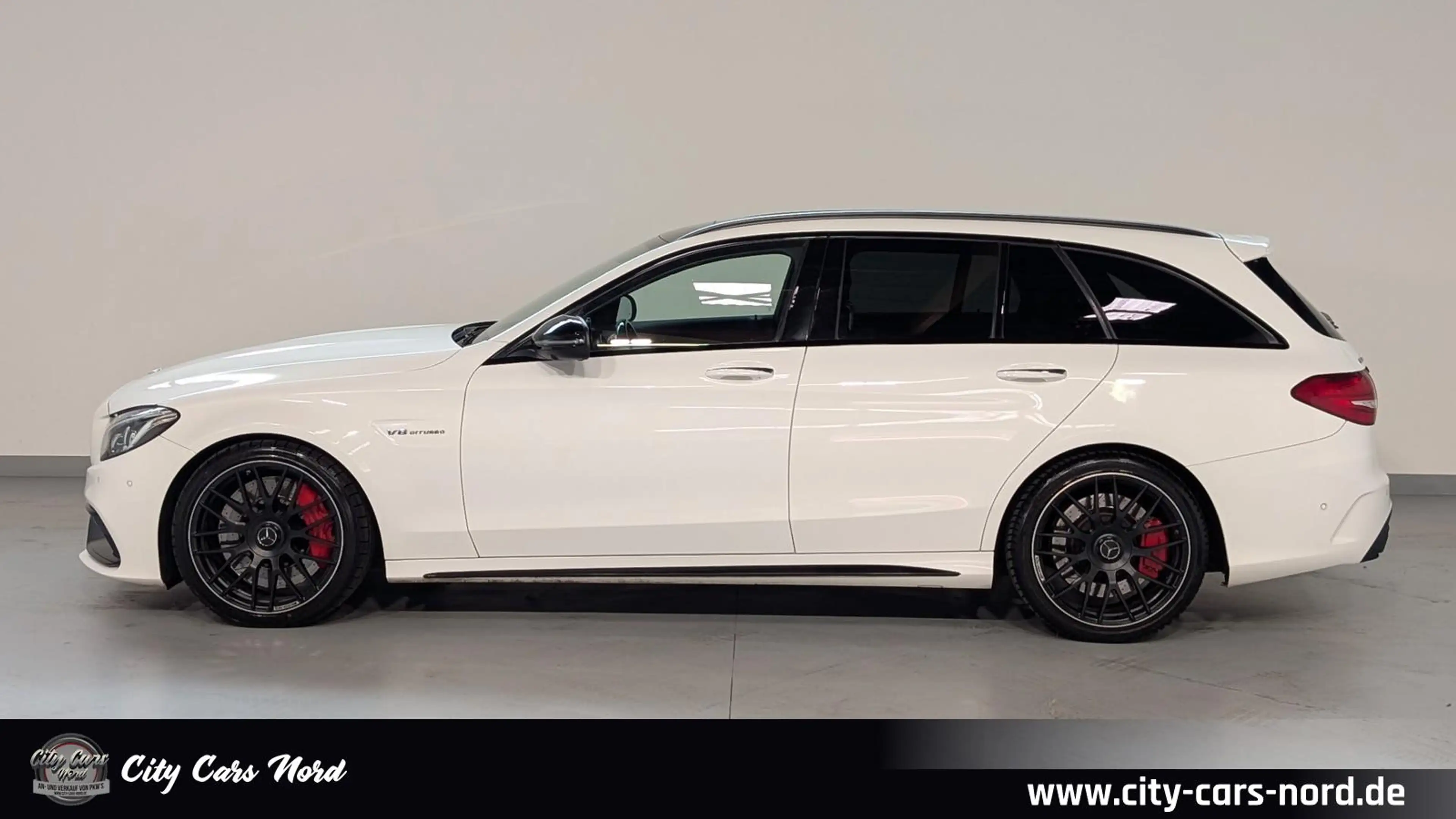 Mercedes-Benz C 63 AMG S BURMESTER+PANORMA+360°+CARBON+DESIGNO — photo 2