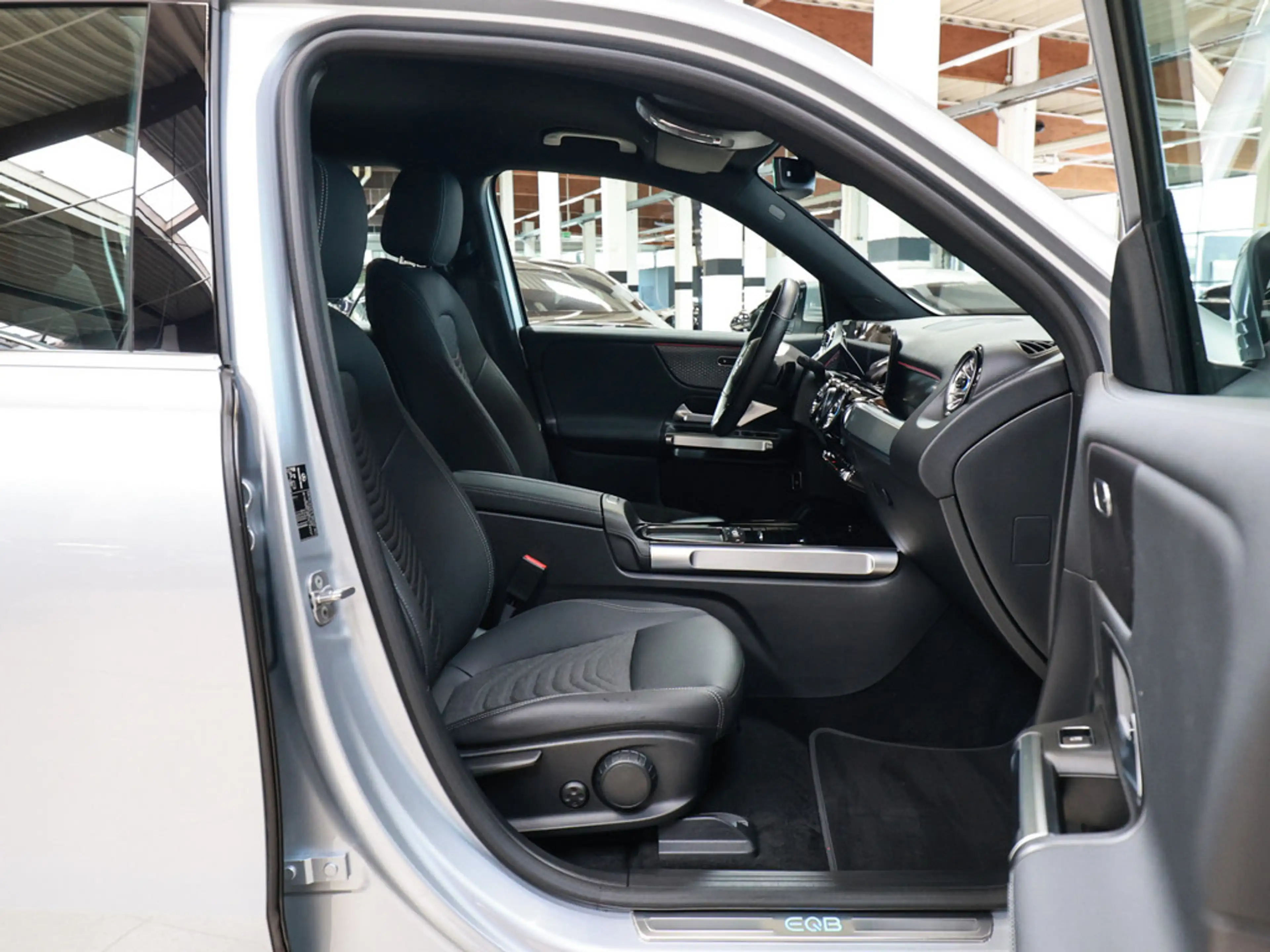Mercedes-Benz EQB 250 + Progressive Advanced LED NAVI KAMERA — photo 5