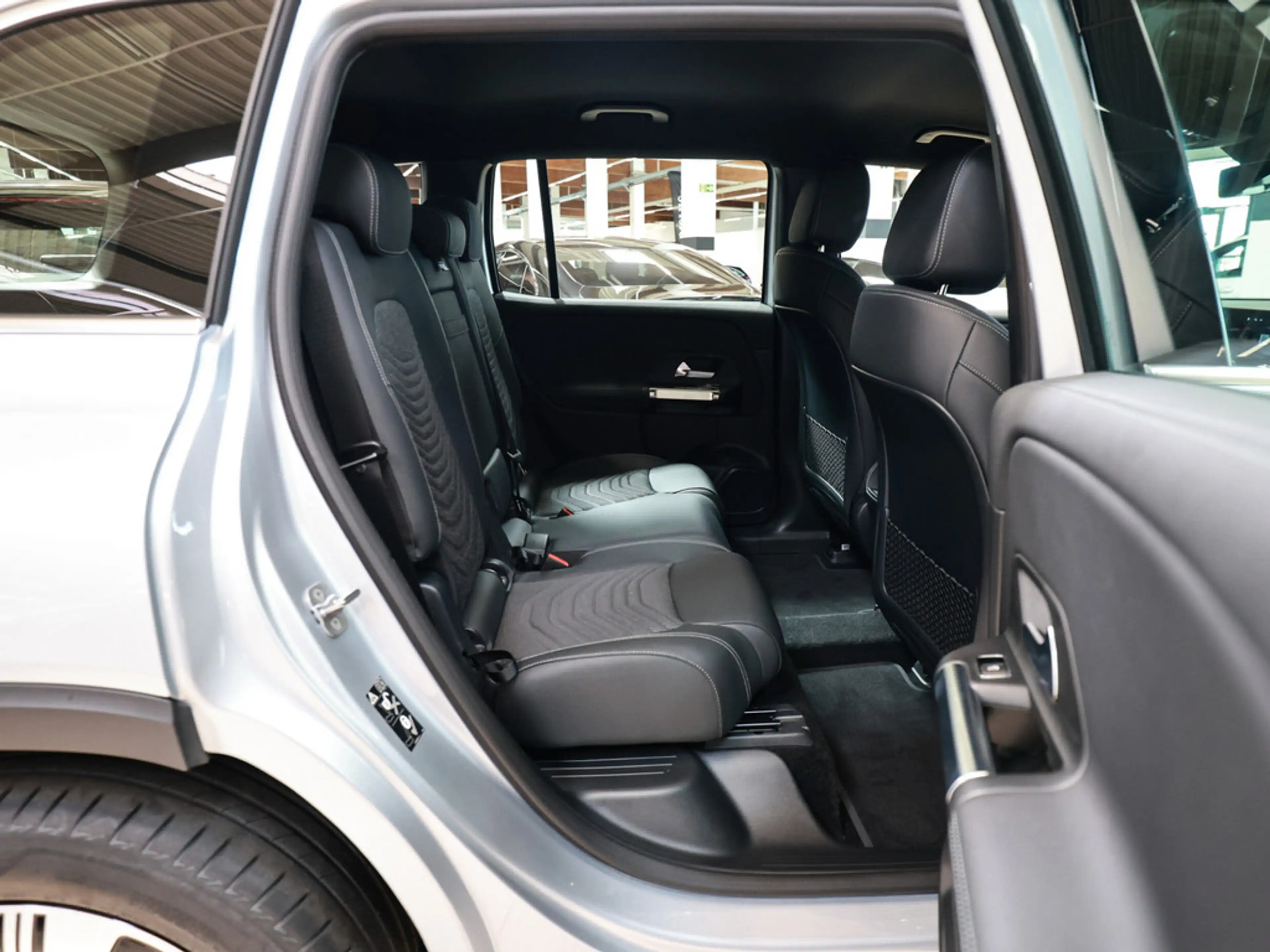 Mercedes-Benz EQB 250 + Progressive Advanced LED NAVI KAMERA — photo 9