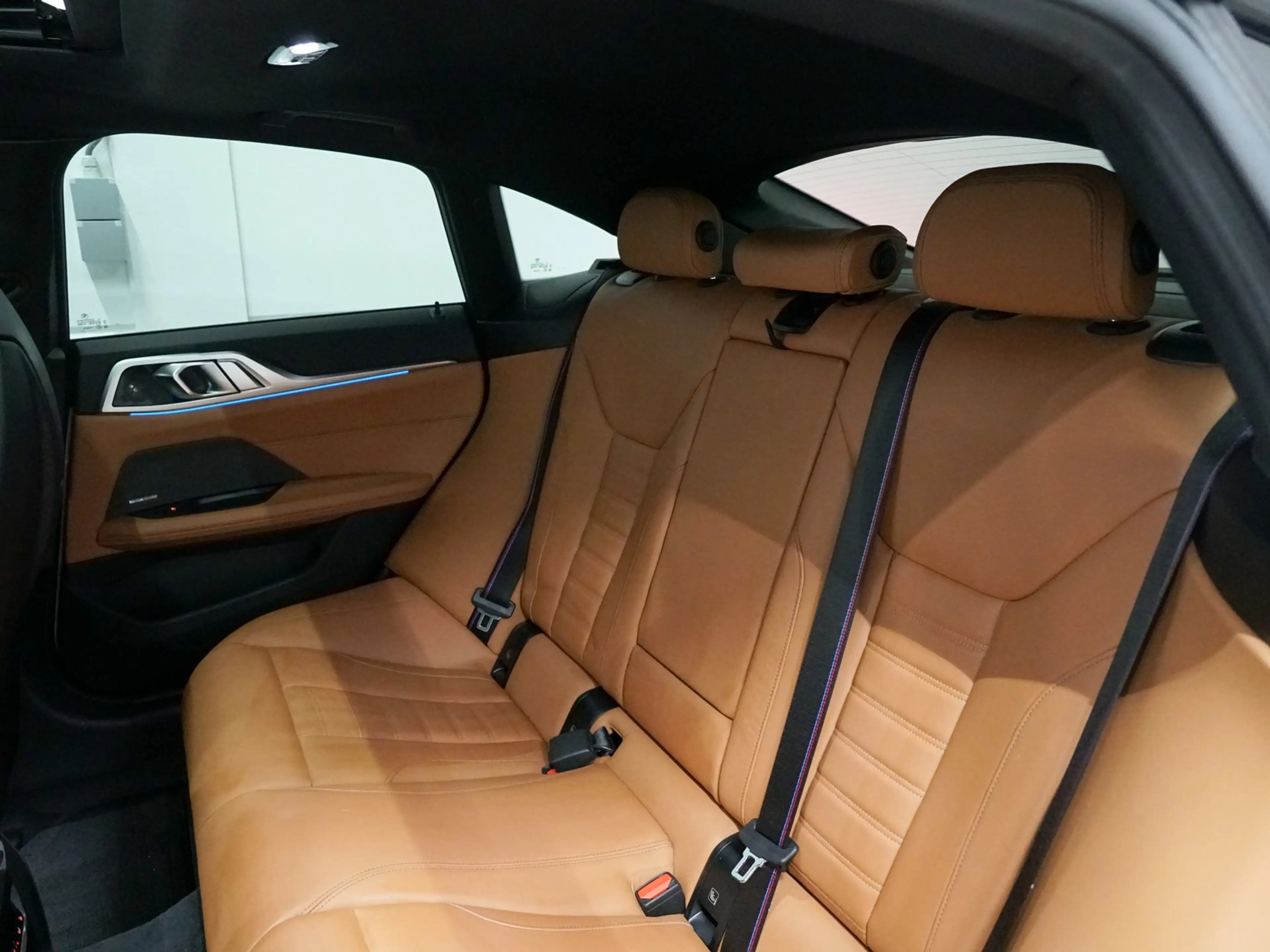 BMW i4 M50 Schuifdak | M-Stoelen | Harman Kardon — photo 37