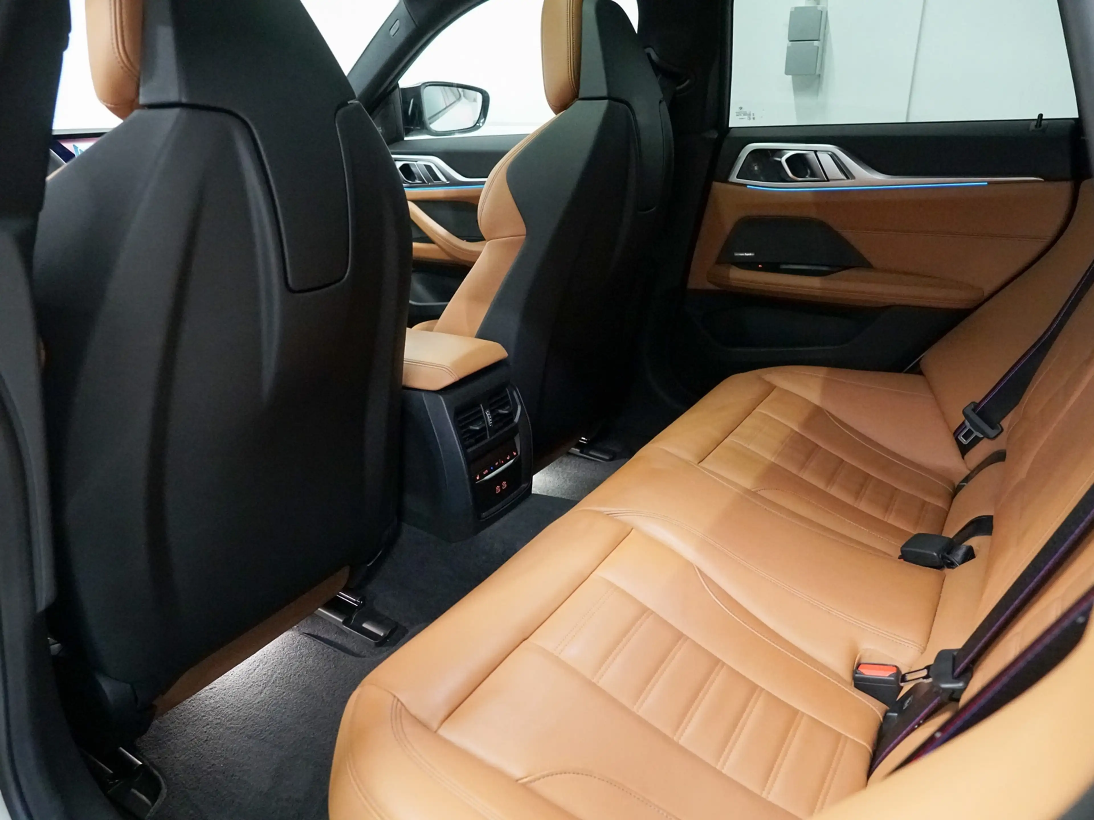 BMW i4 M50 Schuifdak | M-Stoelen | Harman Kardon — photo 35