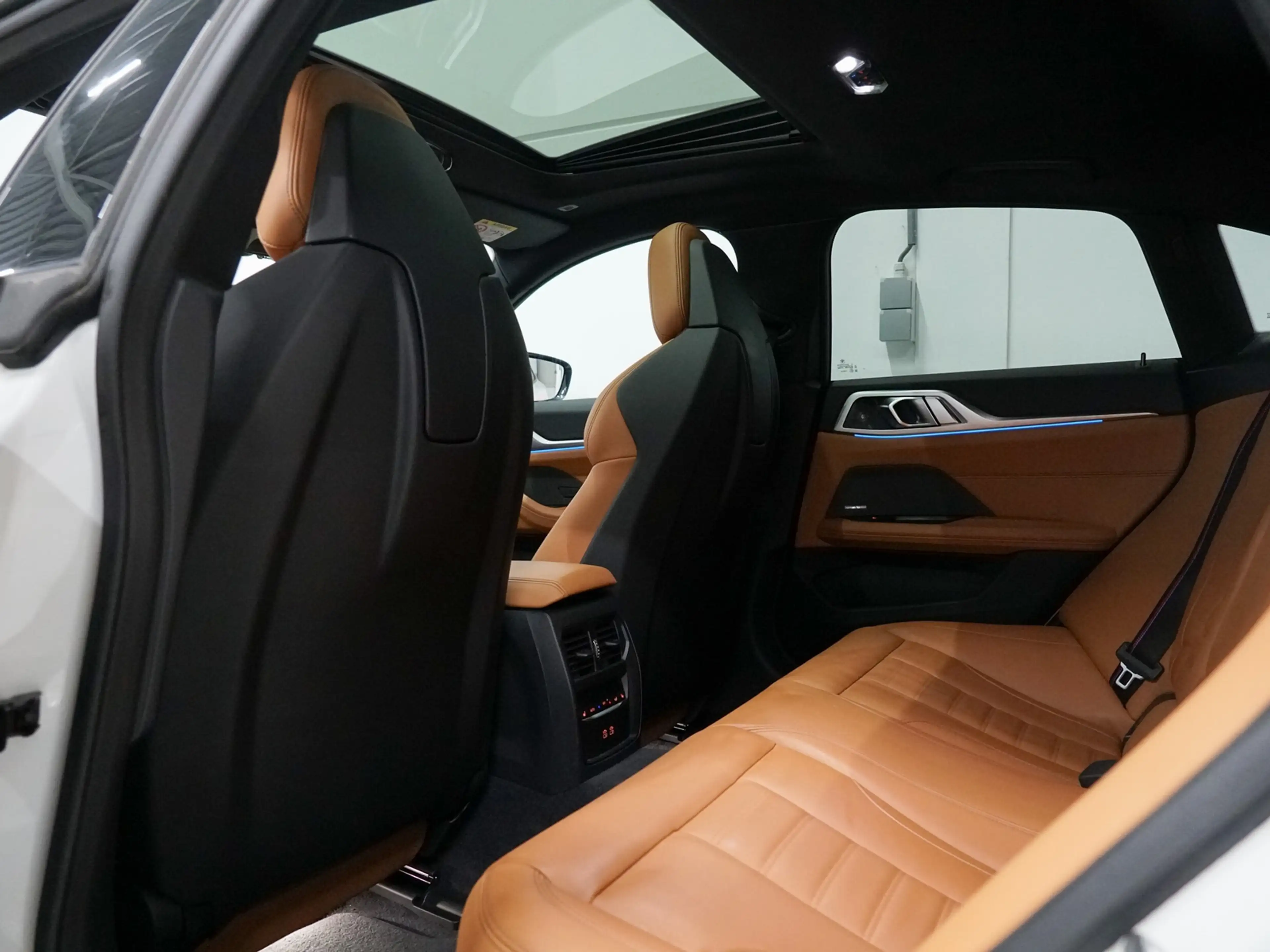 BMW i4 M50 Schuifdak | M-Stoelen | Harman Kardon — photo 34