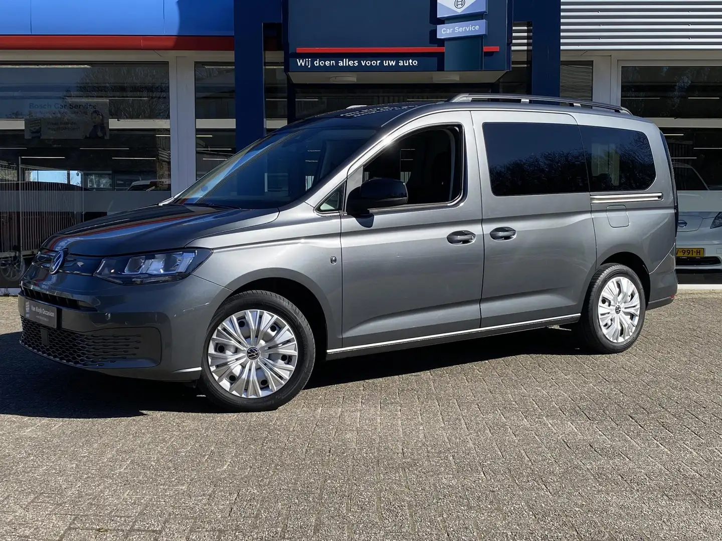 Volkswagen Caddy Maxi 1.5 TSI 7p / Automaat / NL-Auto / 2e-Eigenaar Grijs - 2