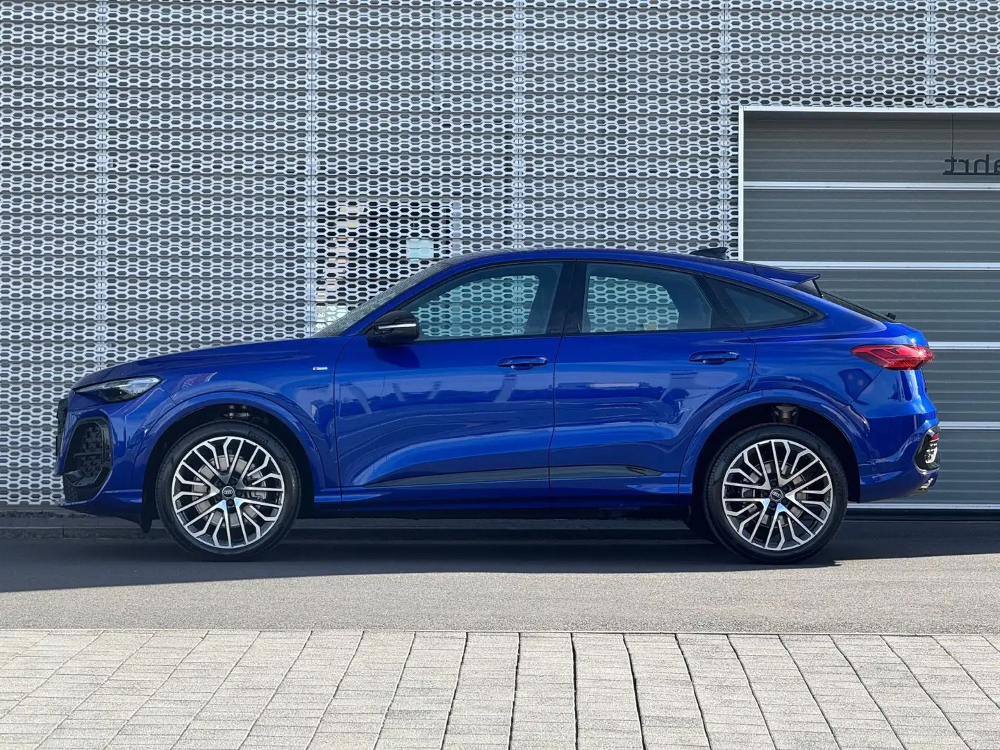 Audi Q5 TDI quattro SLINE*MMIPRO*MEMORY*AHK Blau - 2