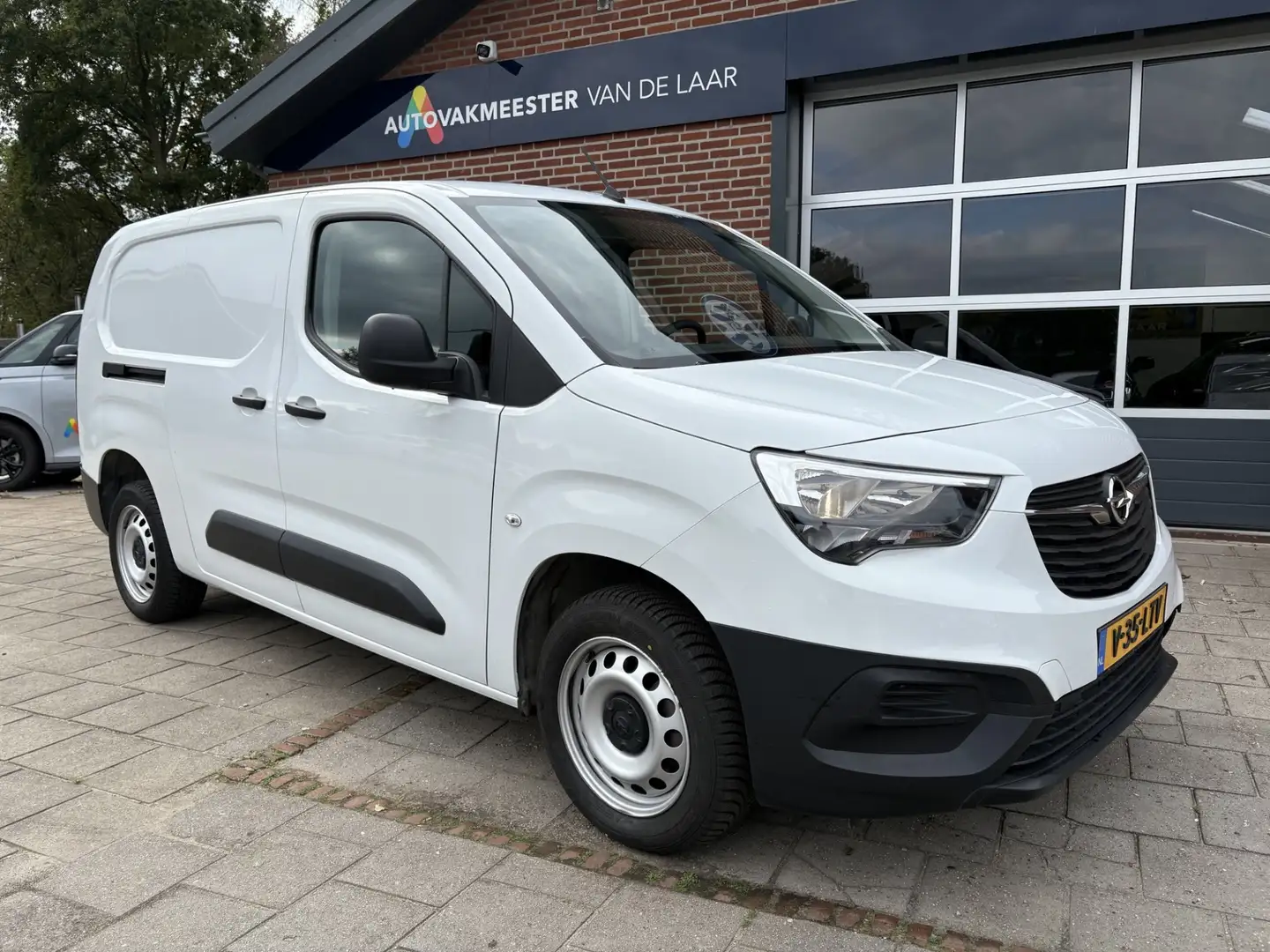 Opel Combo 1.2 Turbo L2H1 Edition 3 ZITS! , NIEUWE DISTRIBUTI Blanc - 2