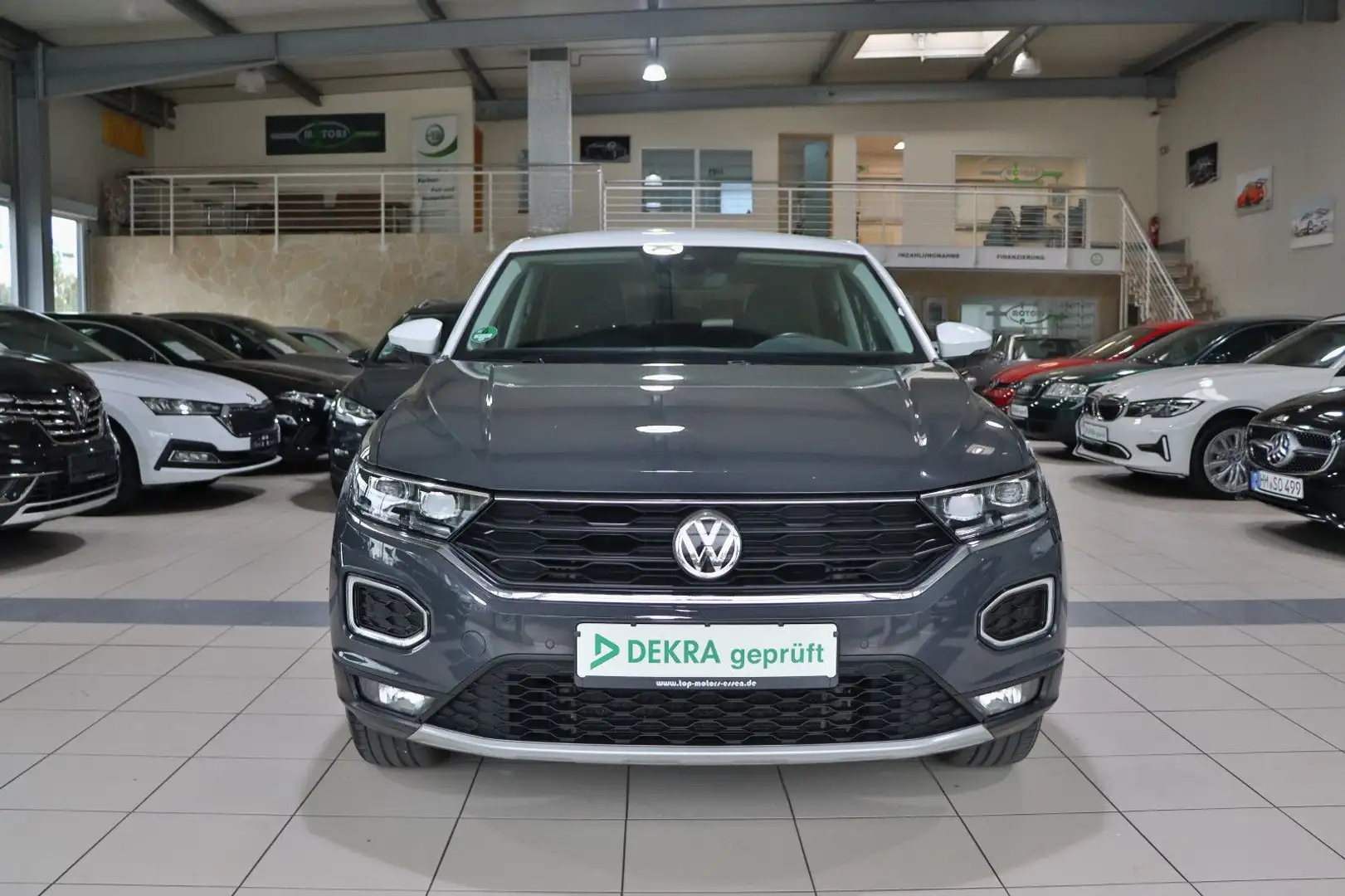 Volkswagen T-Roc IQ.DRIVE Gris - 2