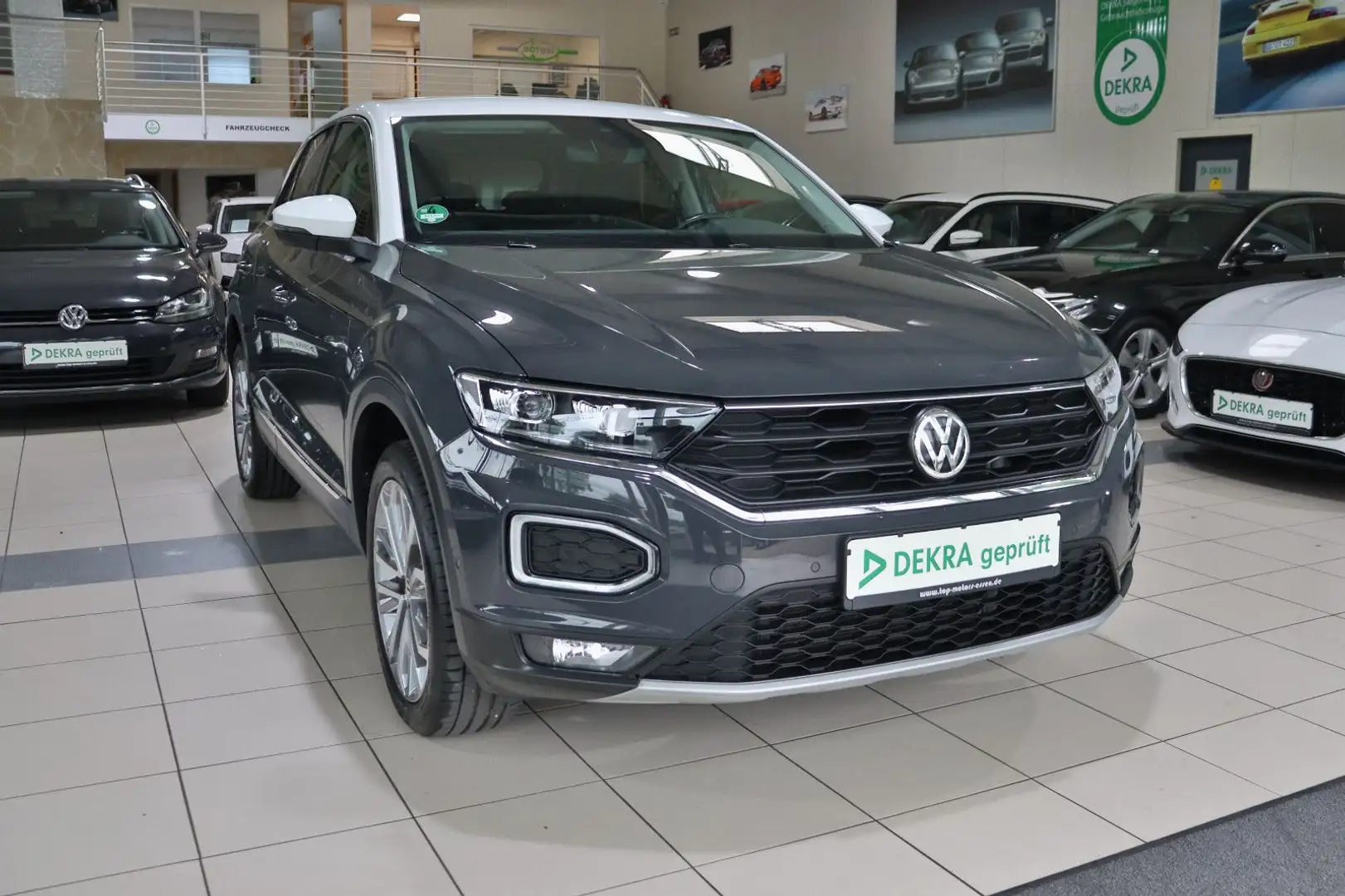 Volkswagen T-Roc IQ.DRIVE Gris - 1