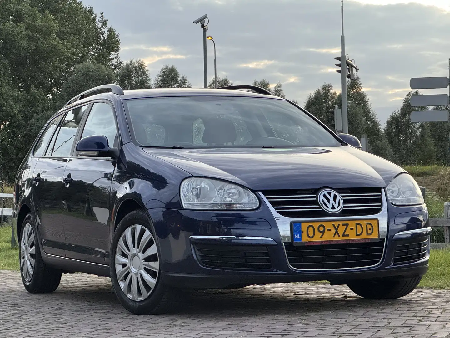 Volkswagen Golf 1.6 MPI Tour Edition APK 03-06-2026 - 2