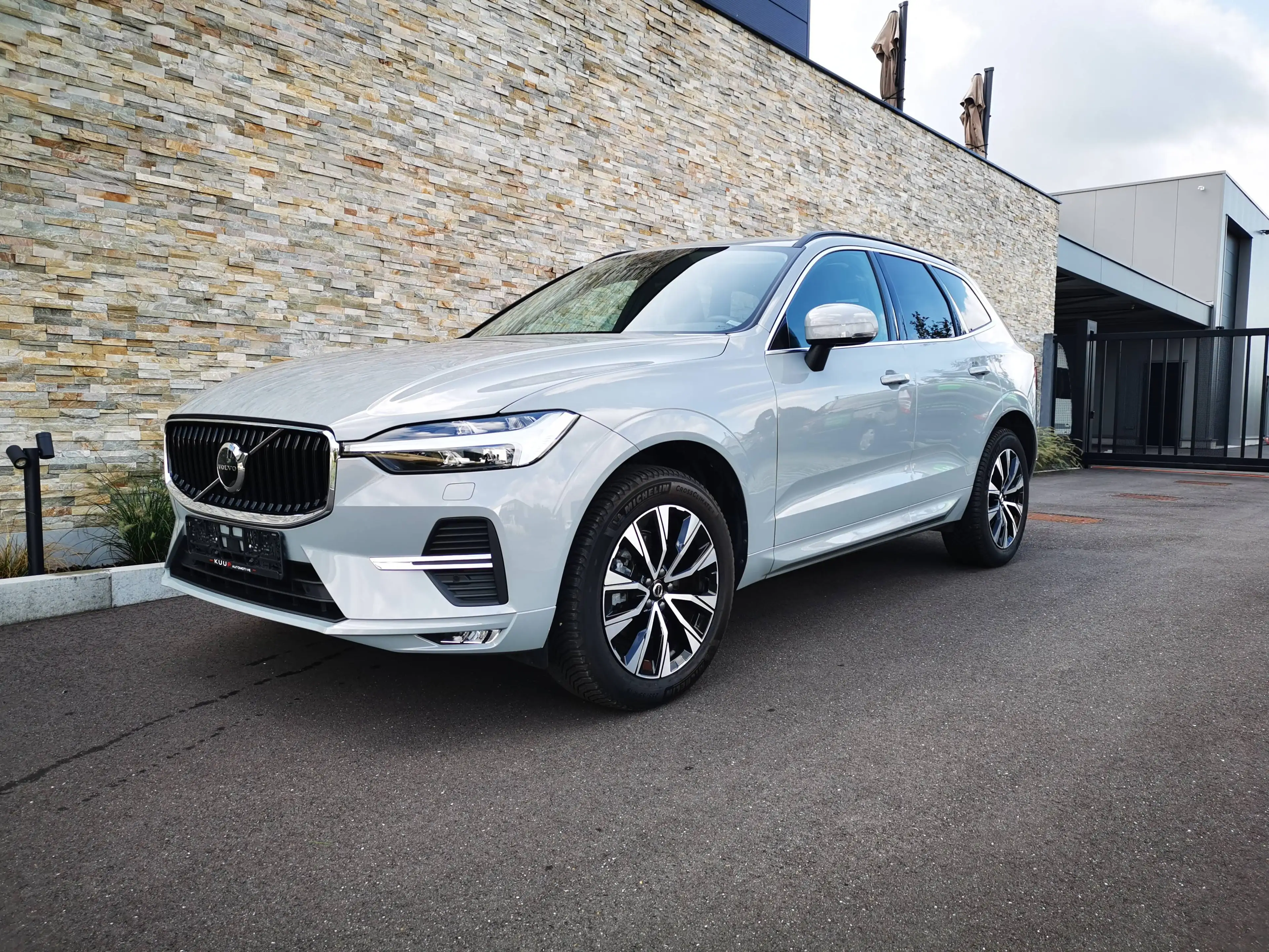 Volvo XC60 B5 AWD | MHEV | ACC | PILOT | BLIS | HK | LEDER | FULL LED | CAMERA | 19" — photo 2