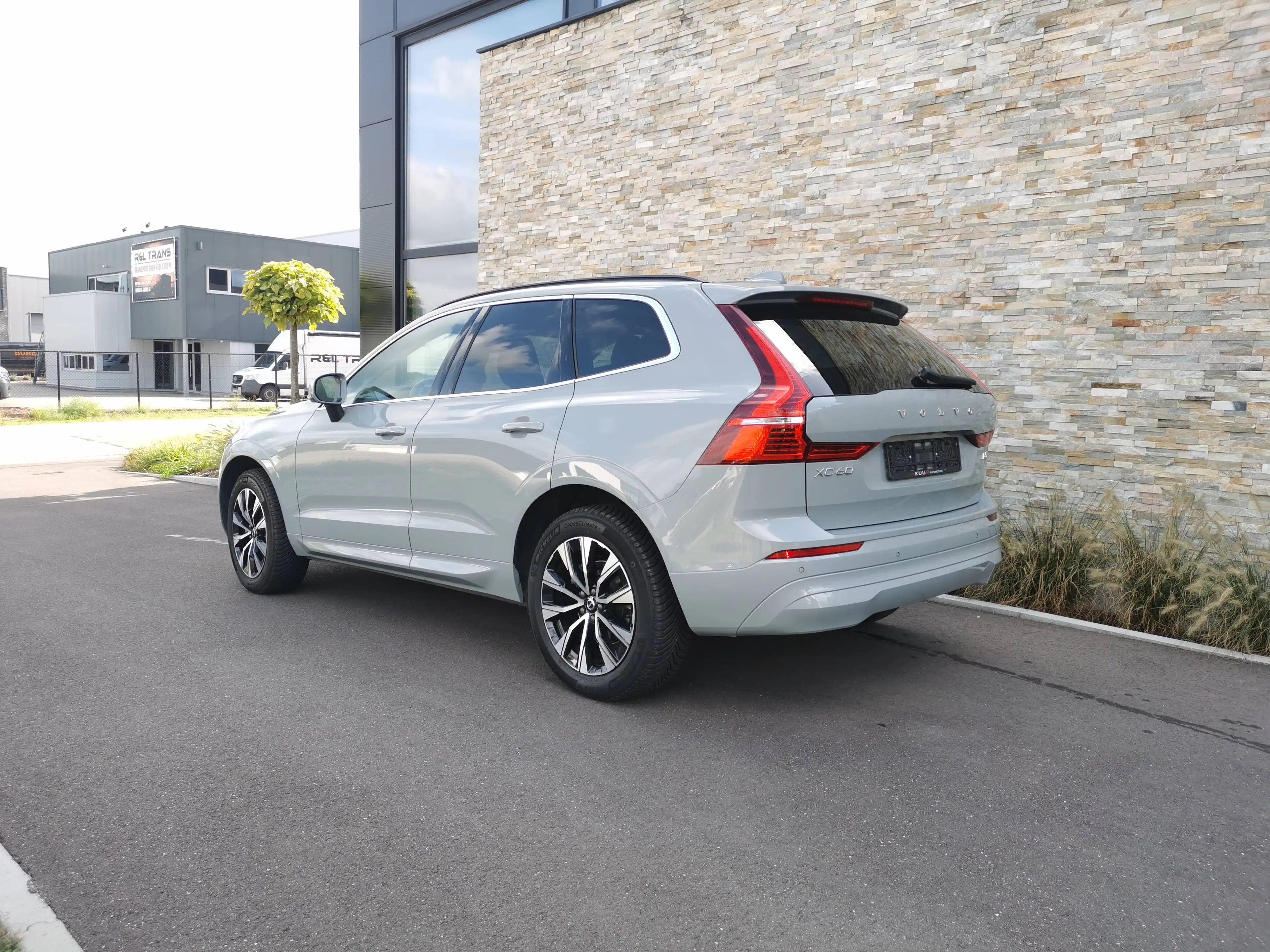 Volvo XC60 B5 AWD | MHEV | ACC | PILOT | BLIS | HK | LEDER | FULL LED | CAMERA | 19" — photo 3