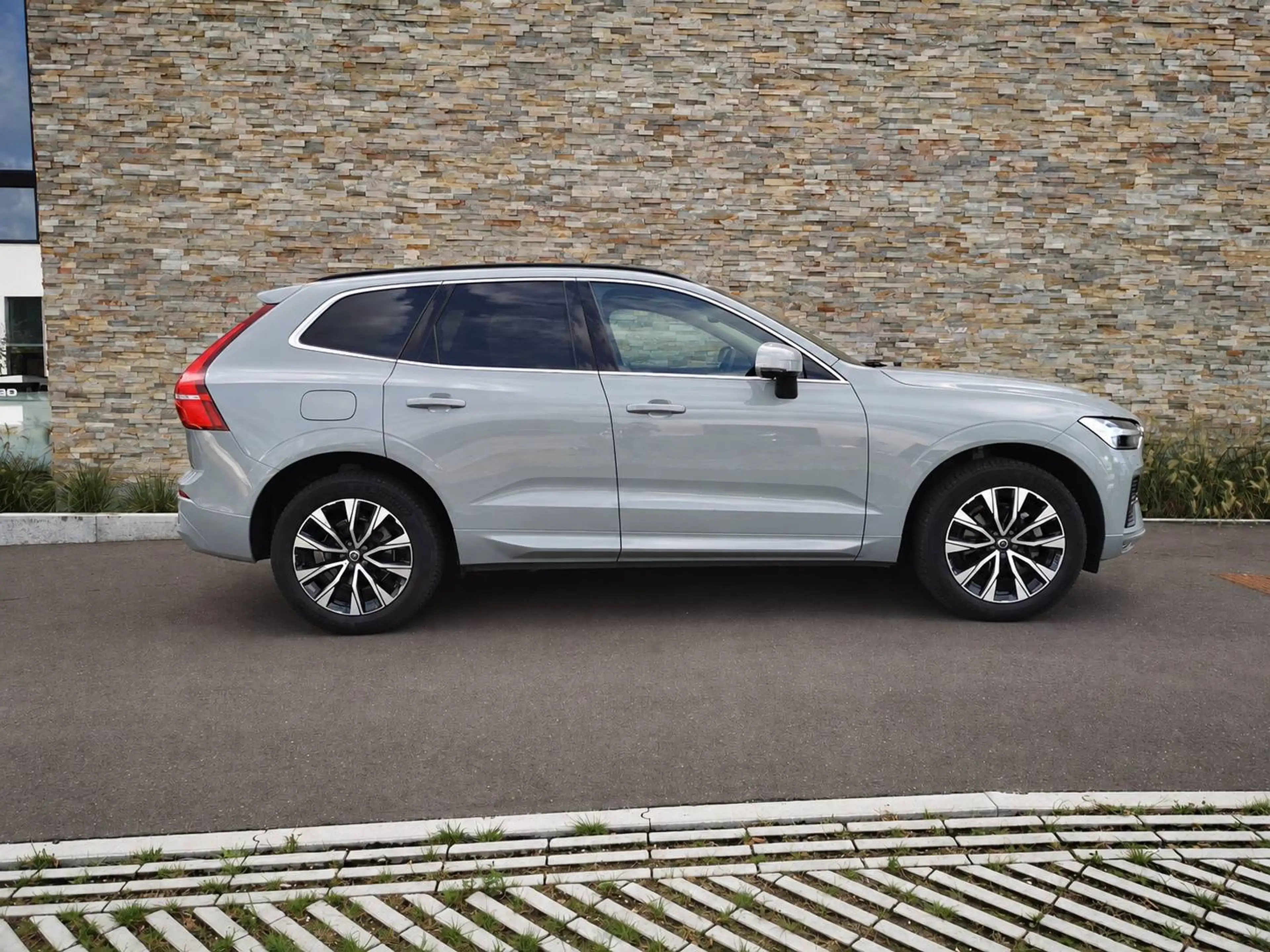 Volvo XC60 B5 AWD | MHEV | ACC | PILOT | BLIS | HK | LEDER | FULL LED | CAMERA | 19" — photo 12