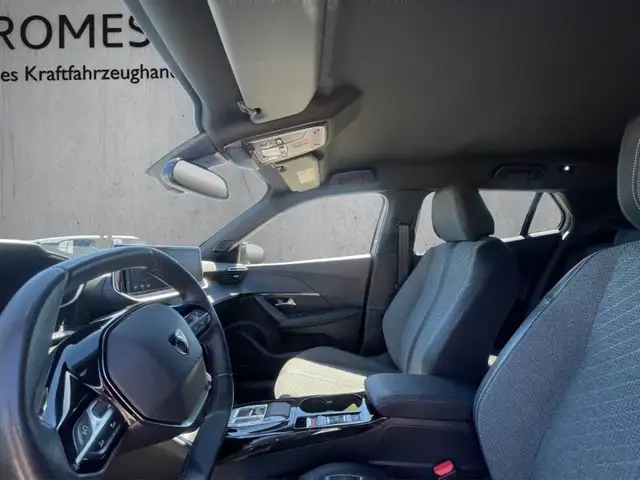 Peugeot 2008 view 9