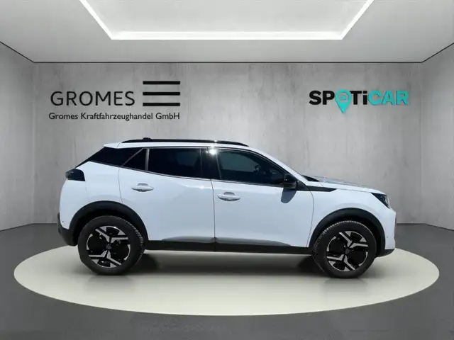 Peugeot 2008 view 2
