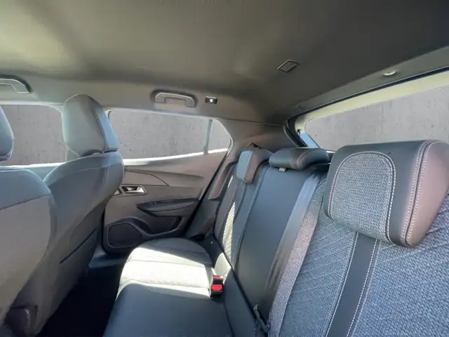 Peugeot 2008 view 8