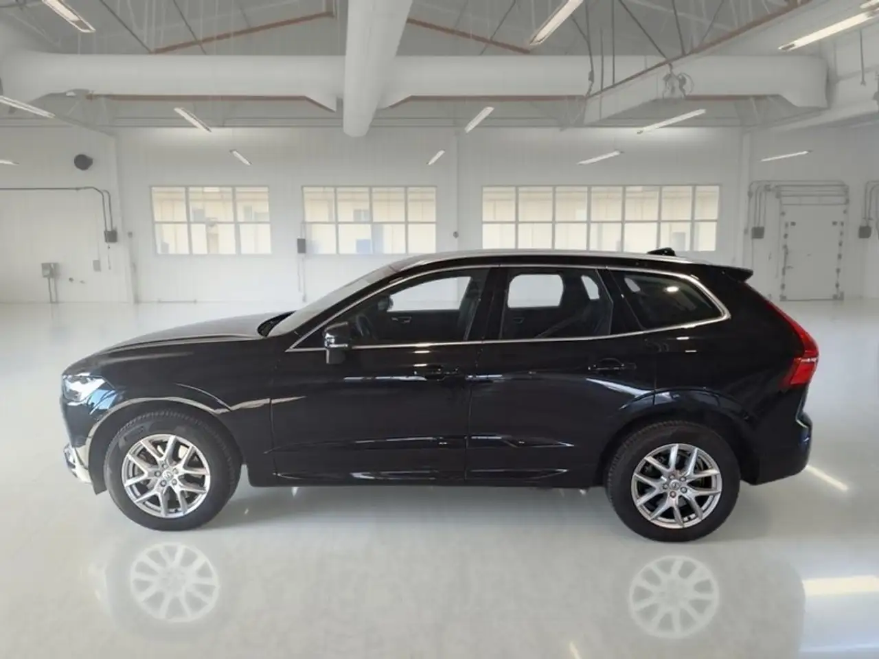 Volvo XC60 B4 D AWD AUTOMATICO MOMENTUM PRO SUV, миниатюра 5
