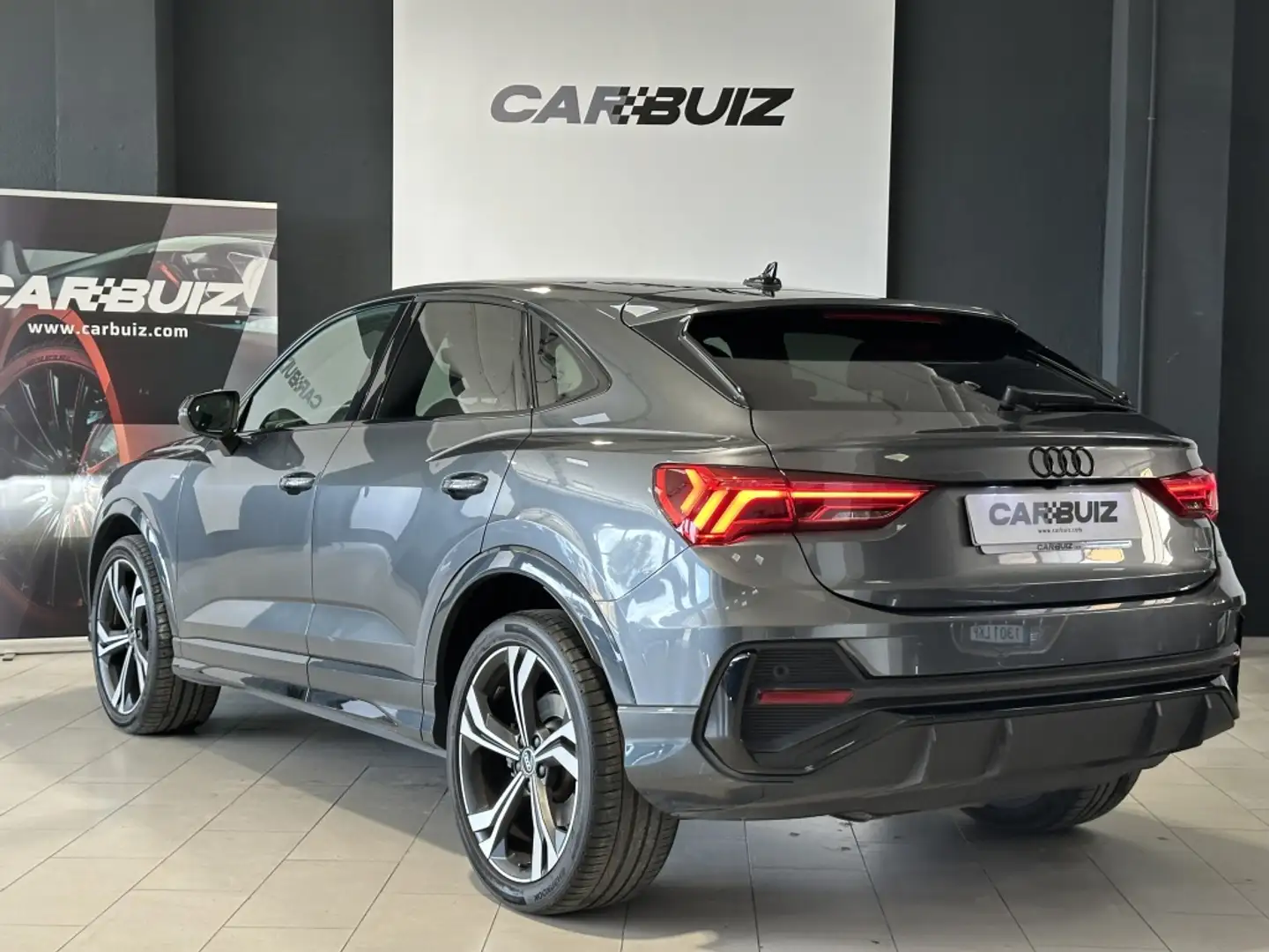 Audi Q3 Sportback 40 TDI S line quattro S tronic 147kW Gris - 2