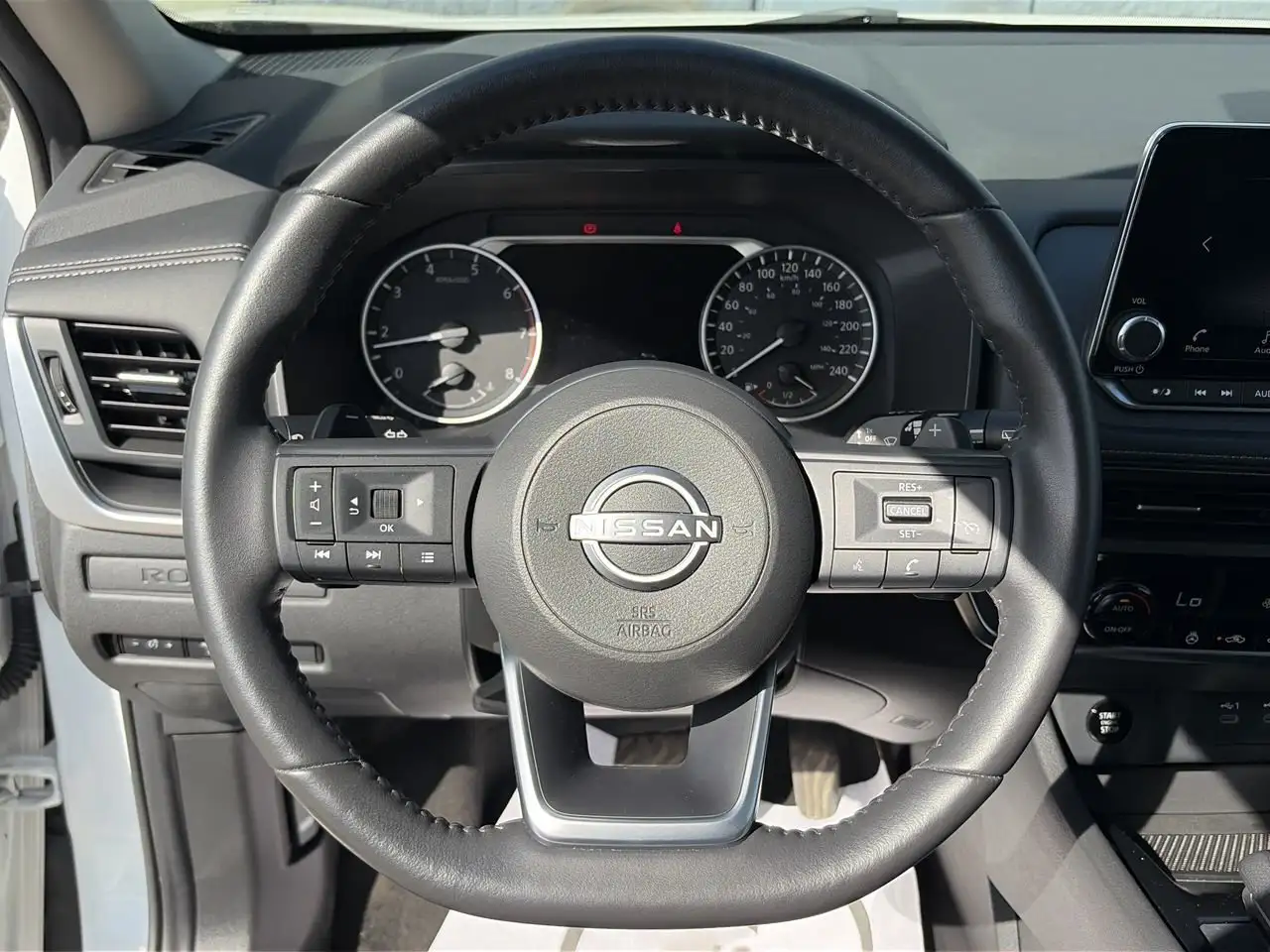 Nissan Rogue снимка Nissan Rogue