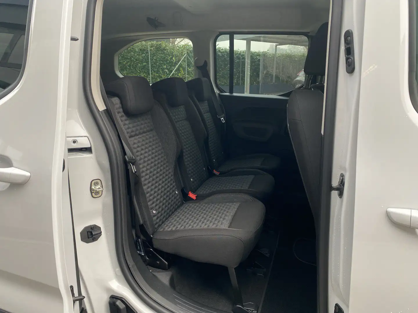 Citroen Berlingo BlueHDi 130 Stop&Start EAT8 xl Grigio - 2