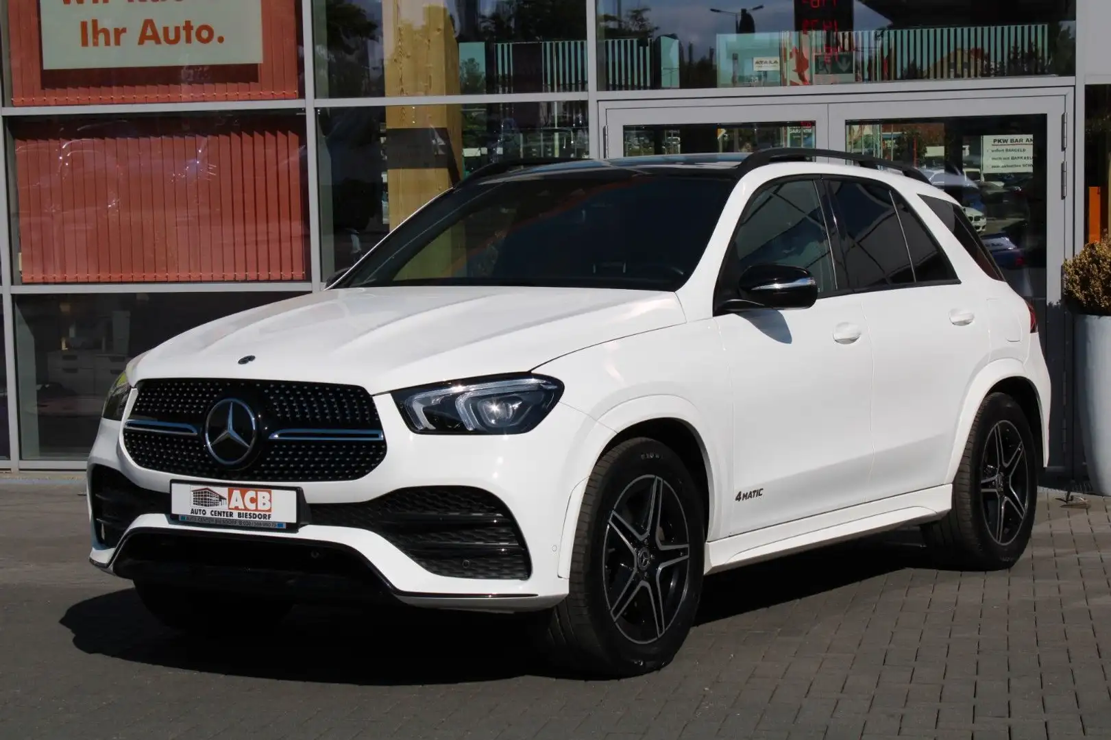 Mercedes-Benz GLE 350 de 4-M AMG-Line Distr. Pano Night Burm. Weiß - 2